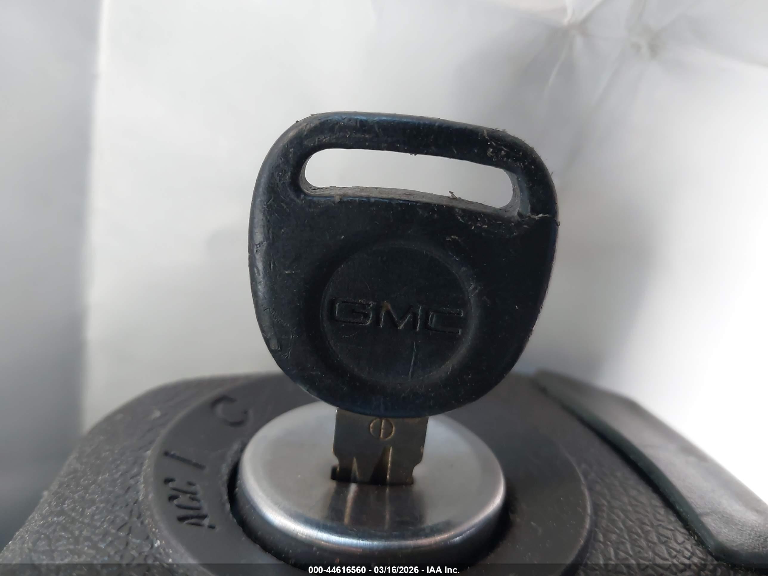 GMC ACADIA image 11