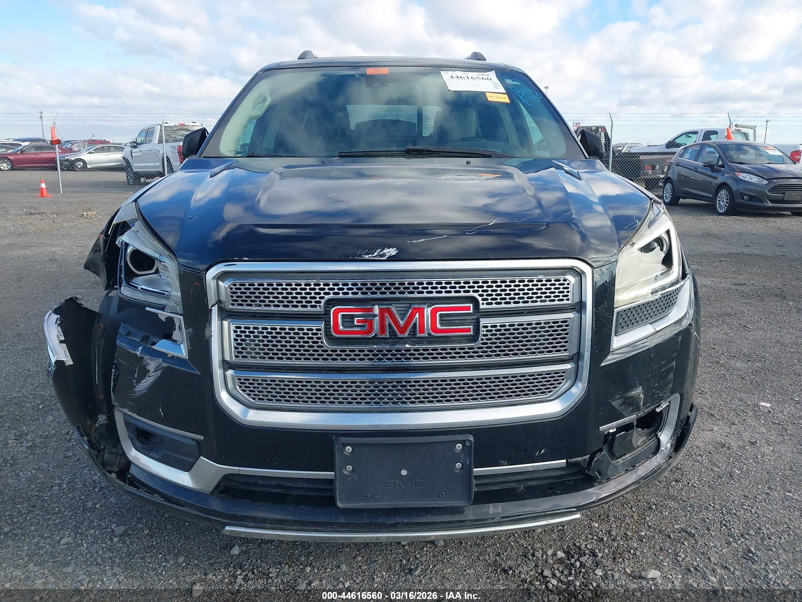 GMC ACADIA image 6