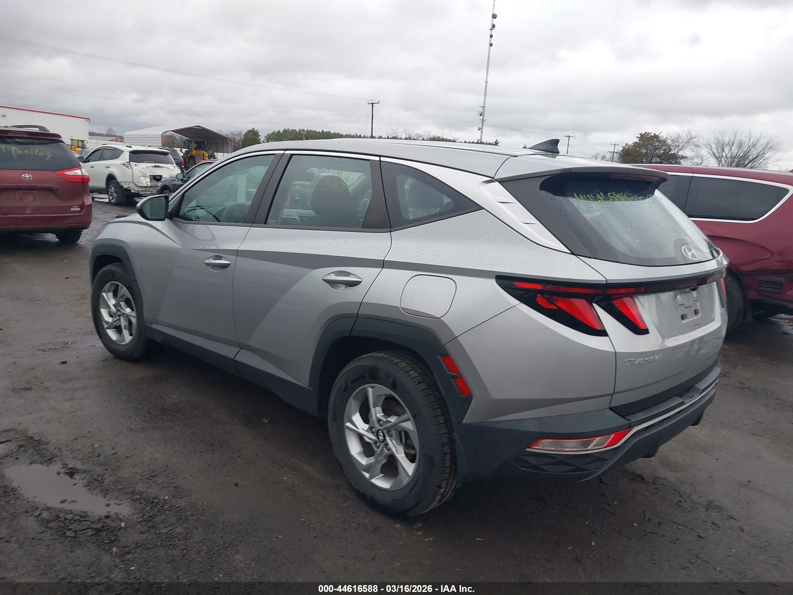 HYUNDAI TUCSON image 3