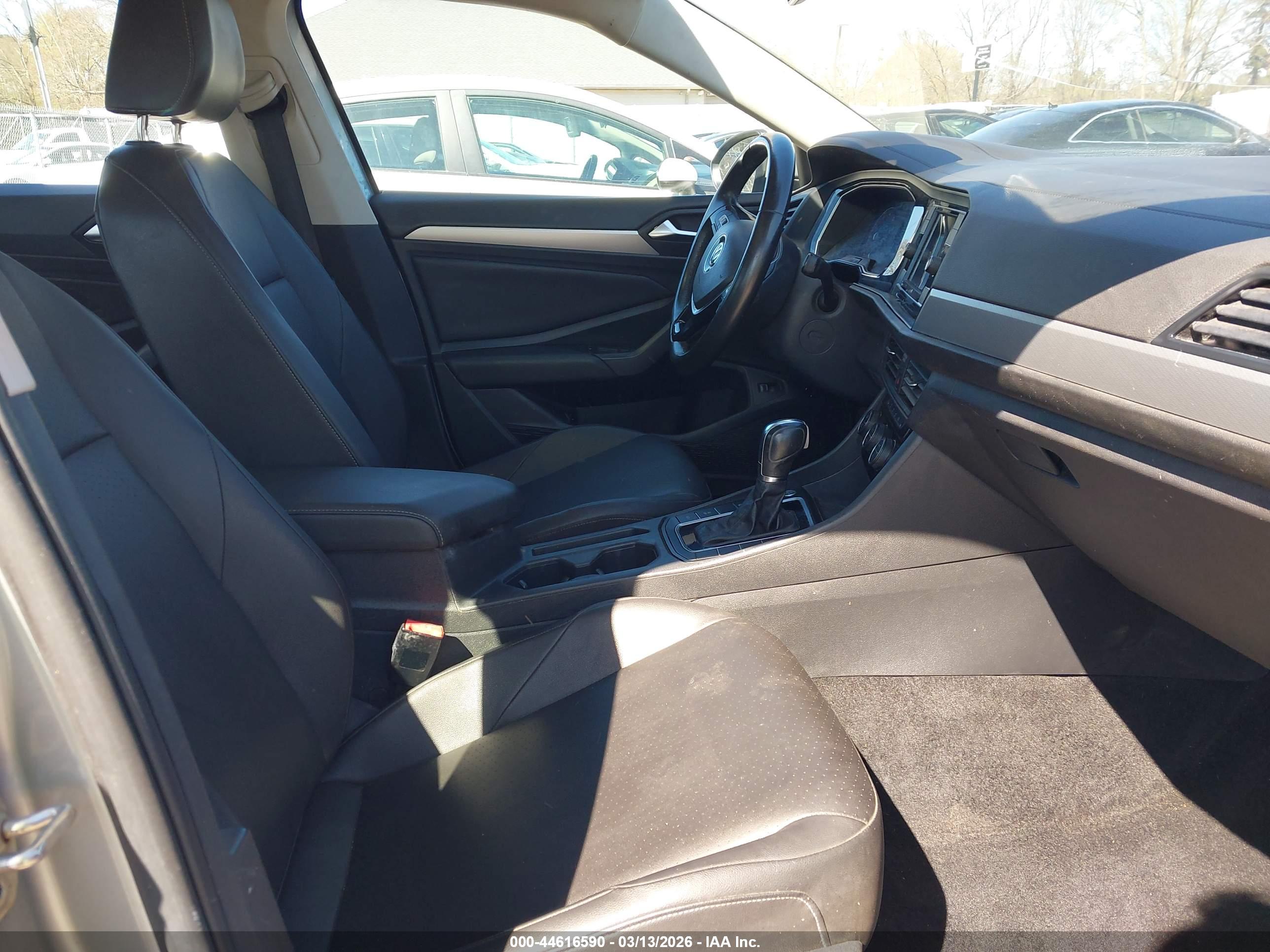 VOLKSWAGEN JETTA image 5