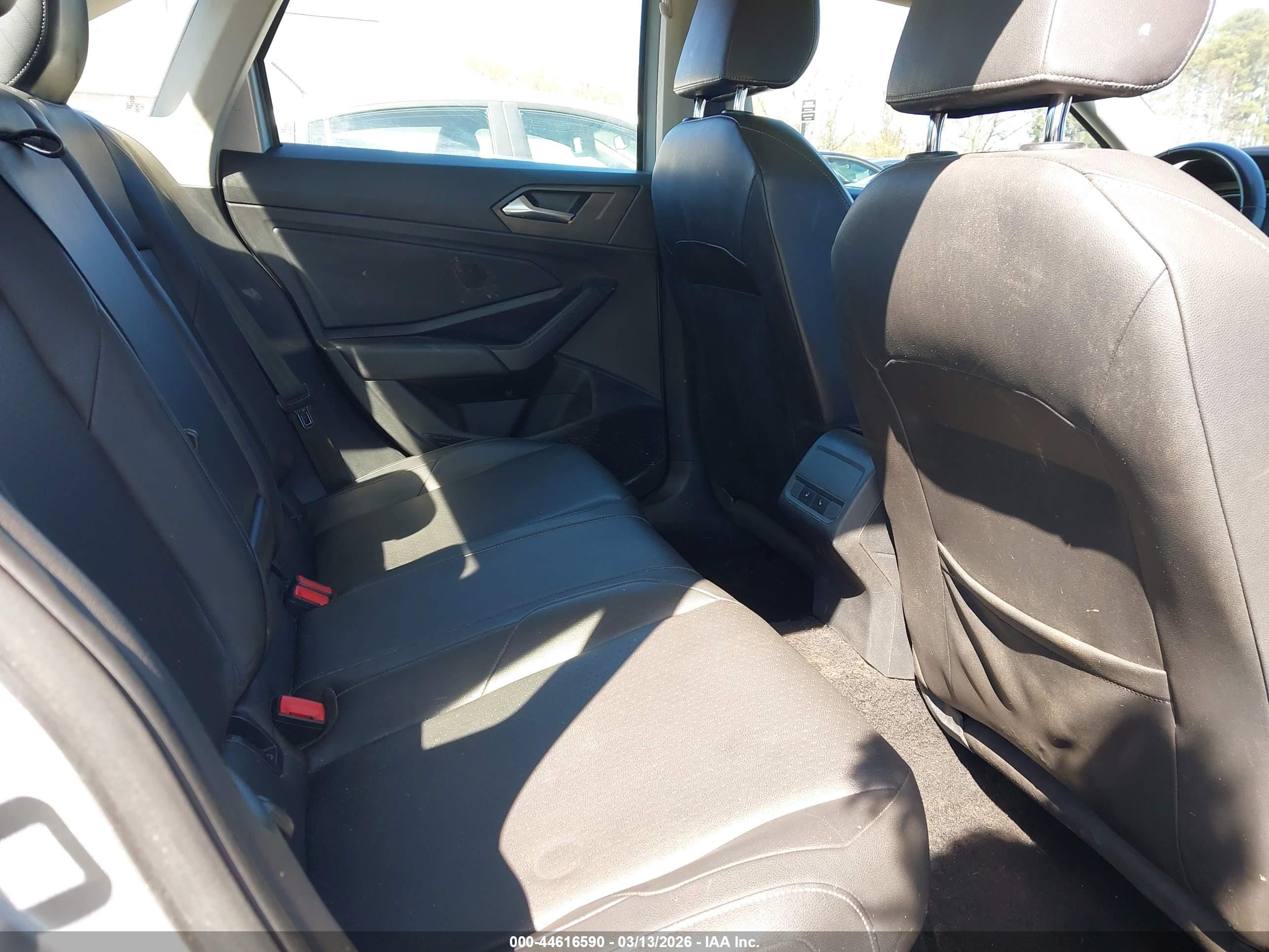 VOLKSWAGEN JETTA image 8