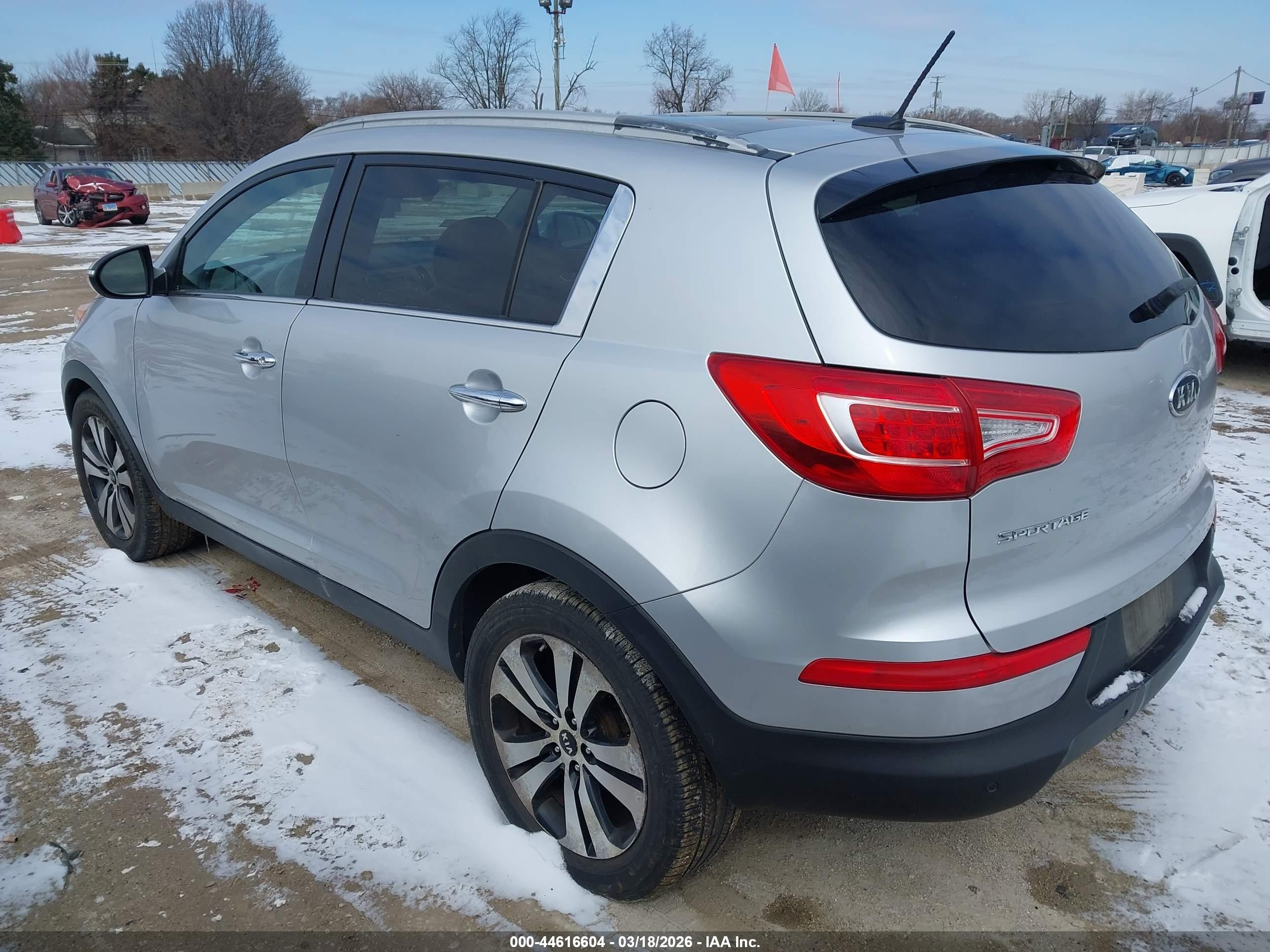 KIA SPORTAGE image 3