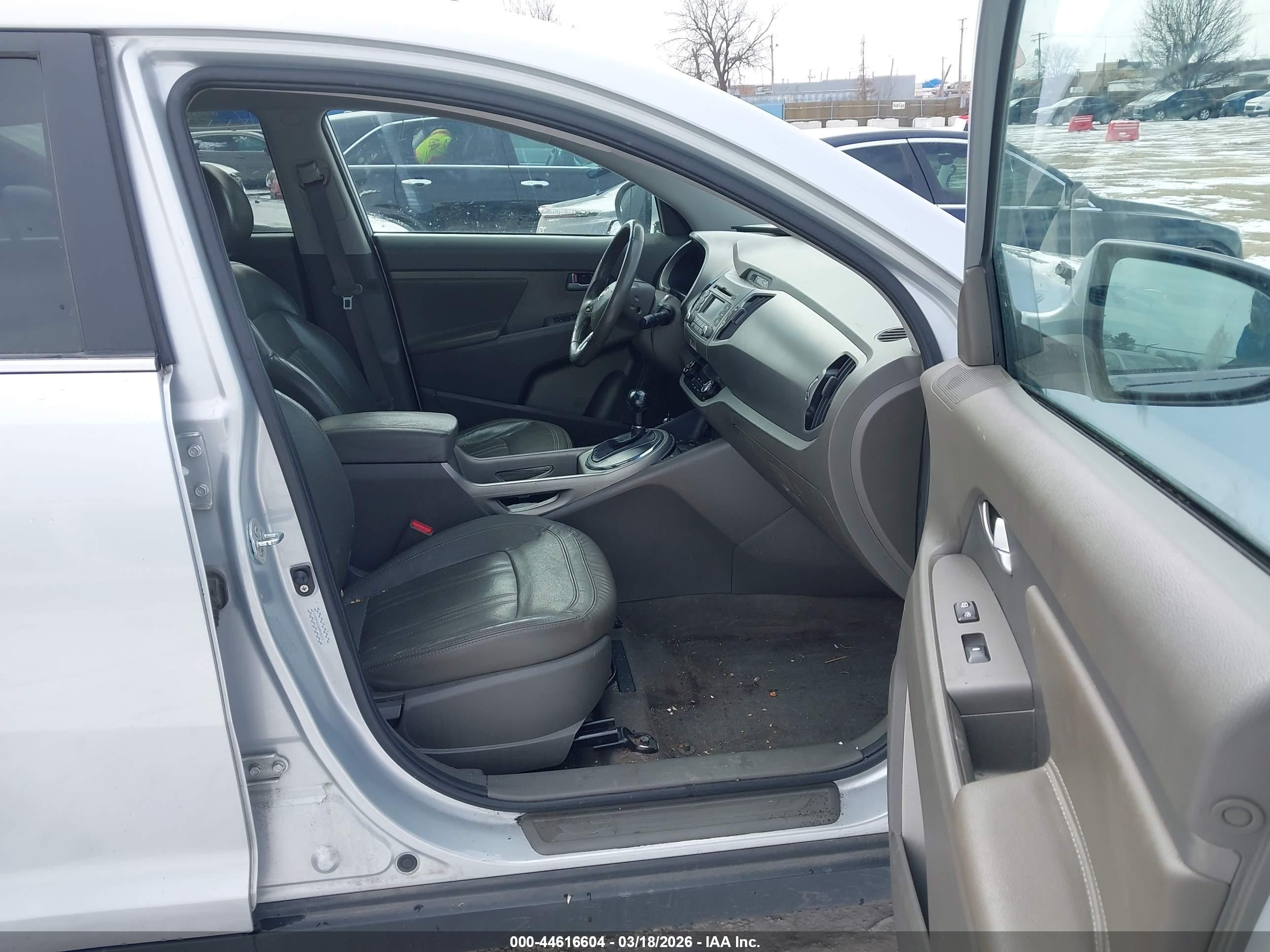 KIA SPORTAGE image 5