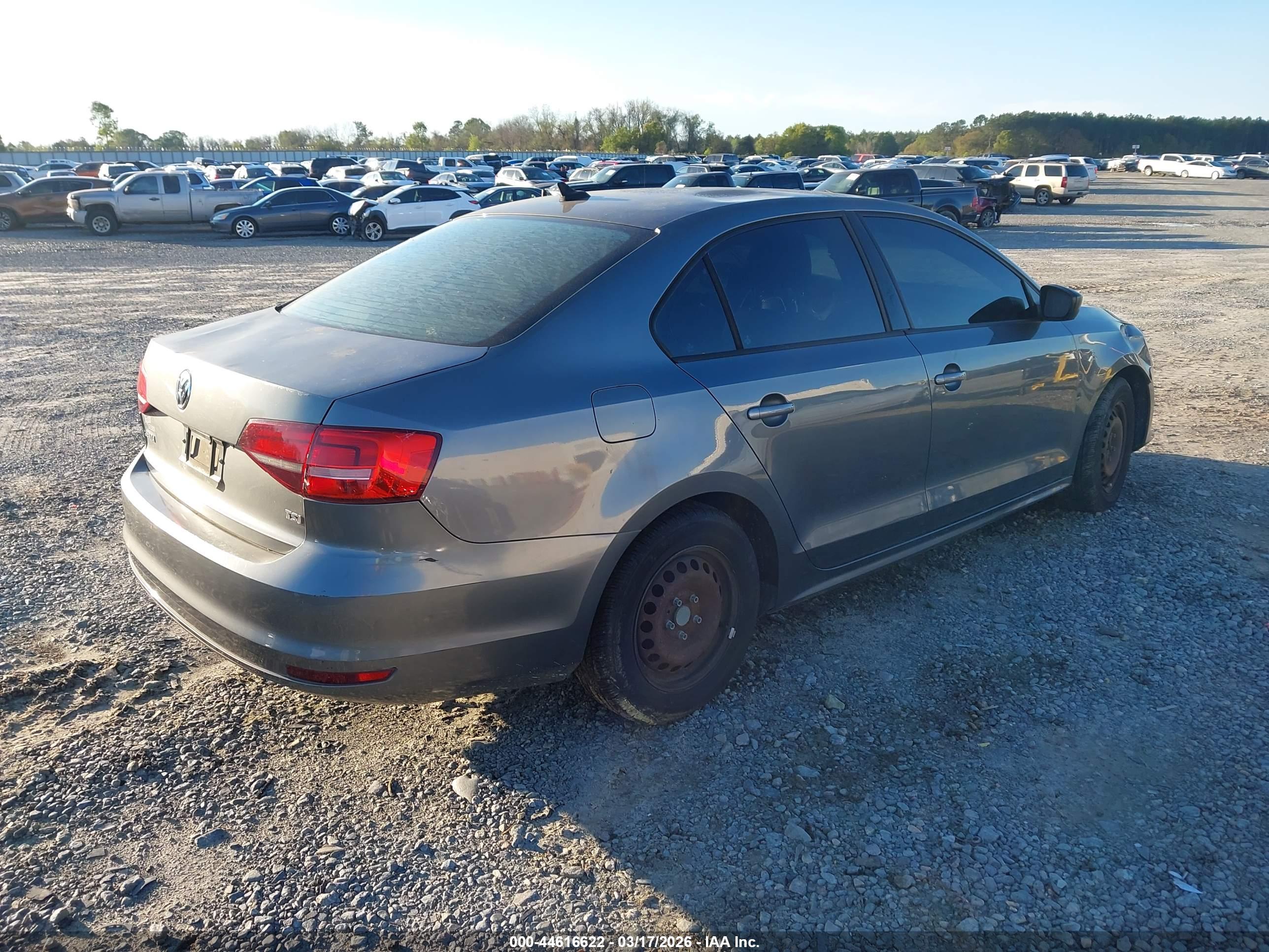 VOLKSWAGEN JETTA image 4