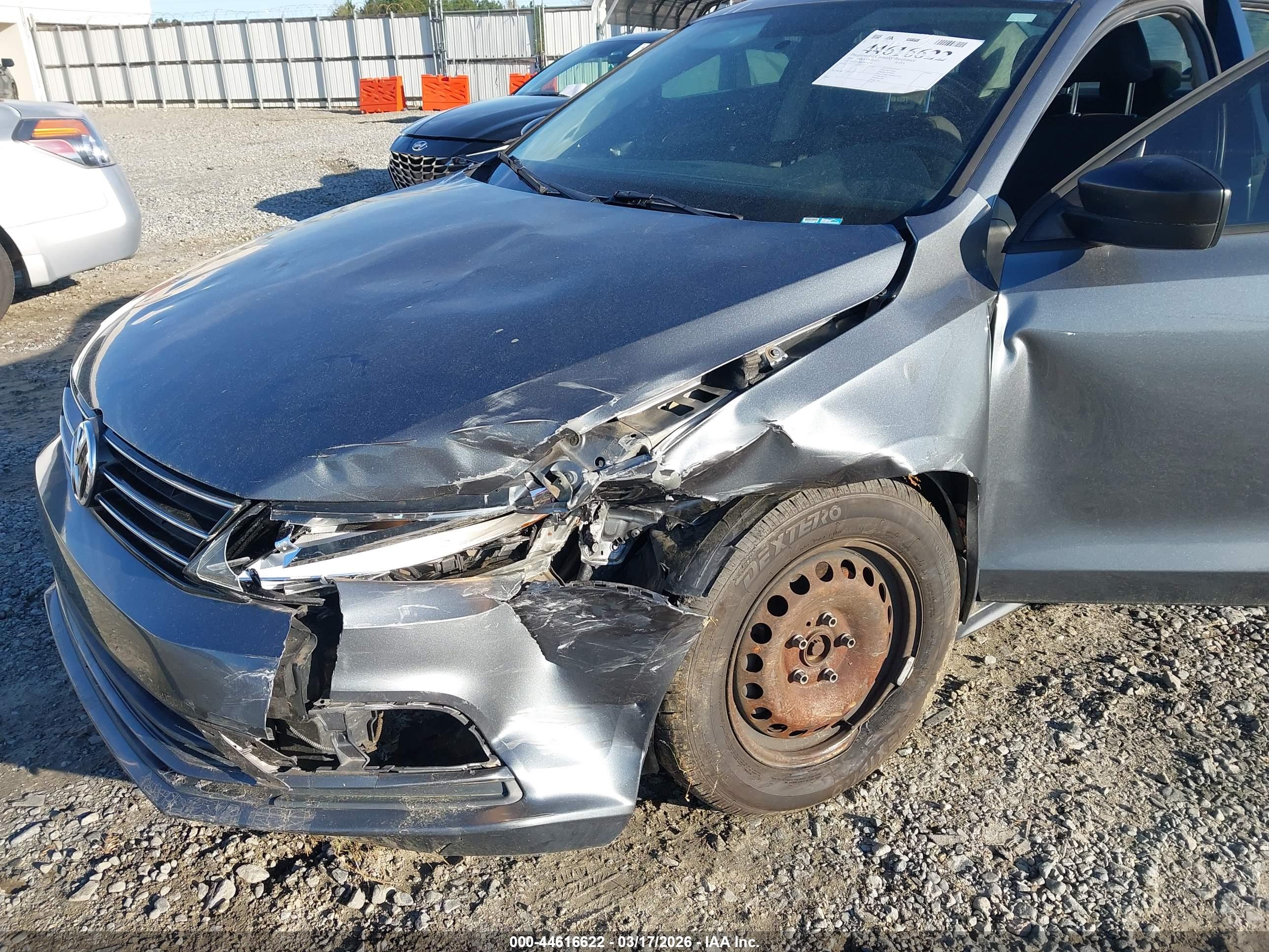 VOLKSWAGEN JETTA image 6