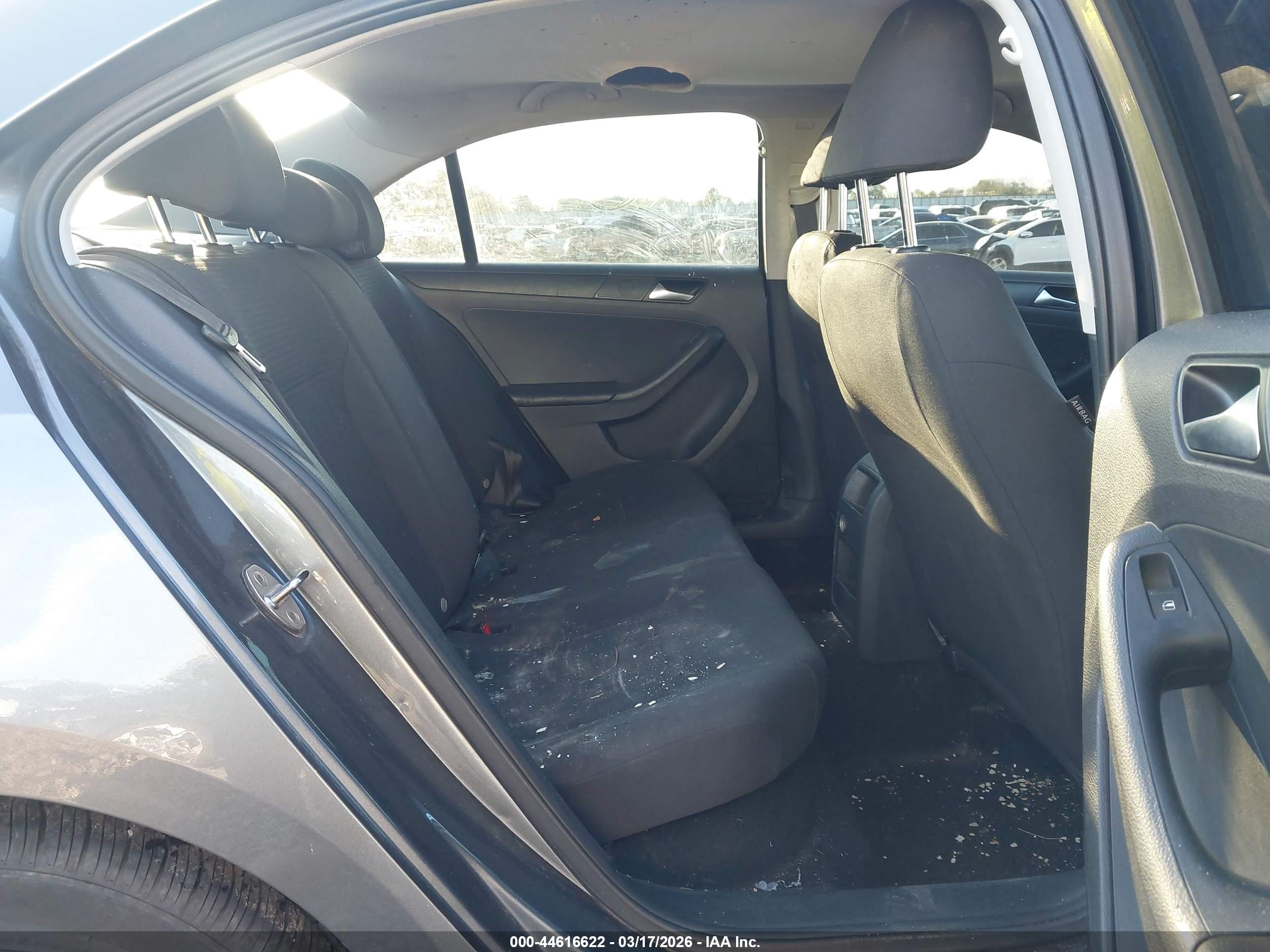 VOLKSWAGEN JETTA image 8