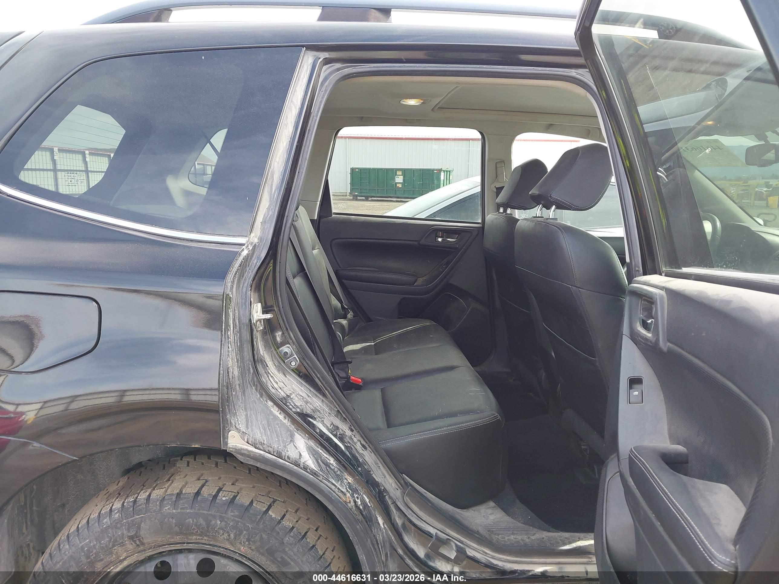 SUBARU FORESTER image 8