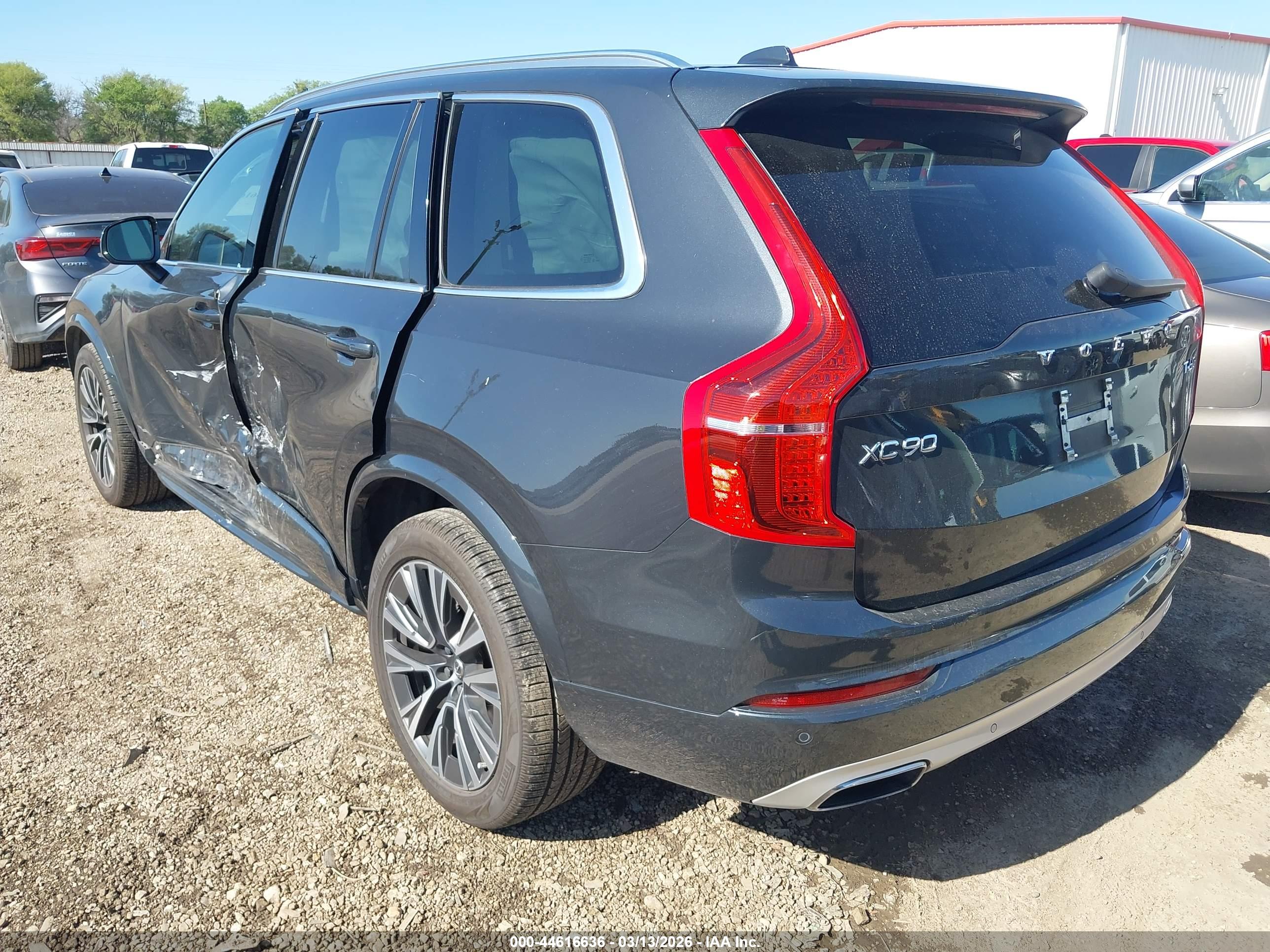 VOLVO XC90 image 3