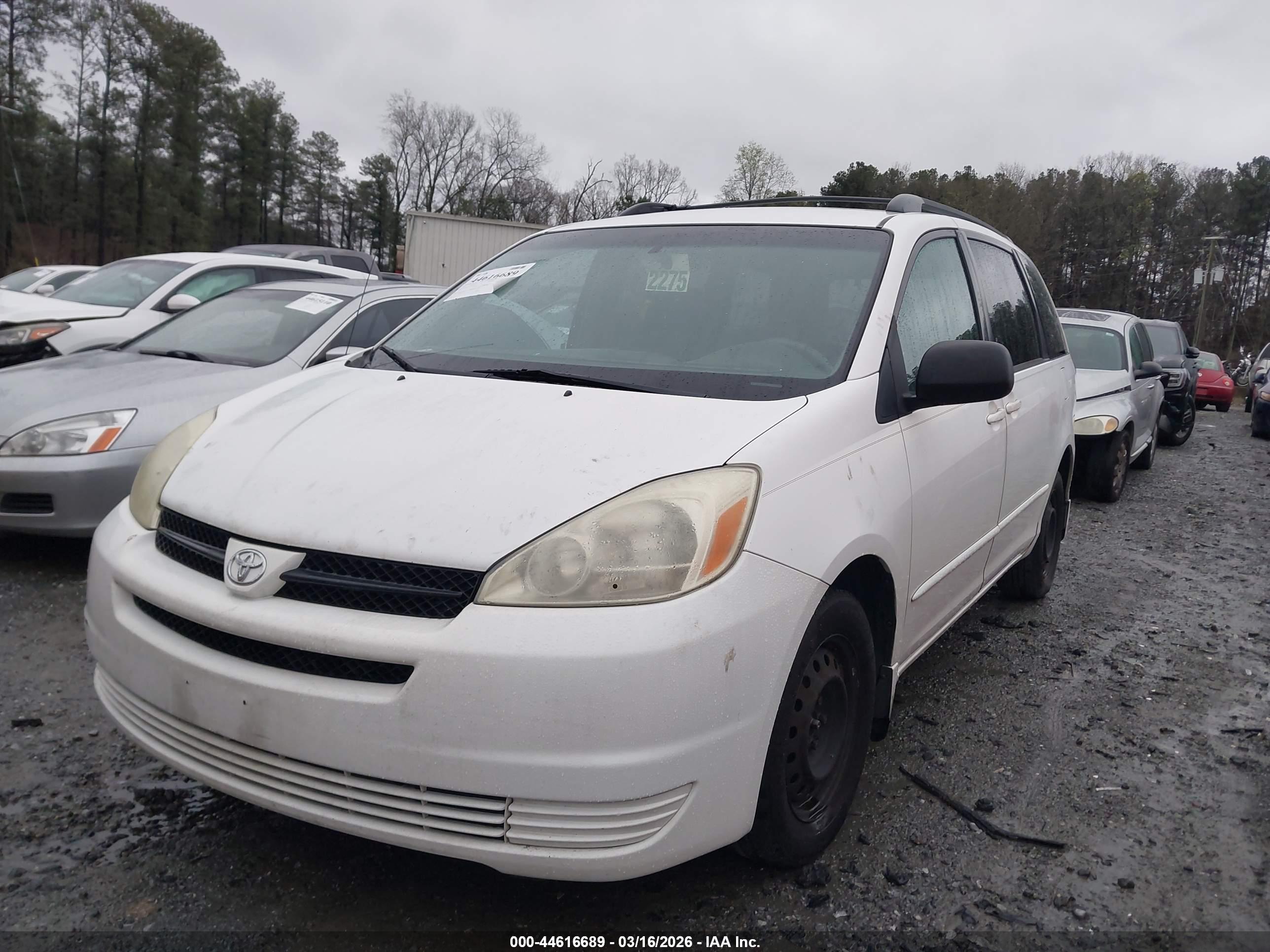 TOYOTA SIENNA image 2