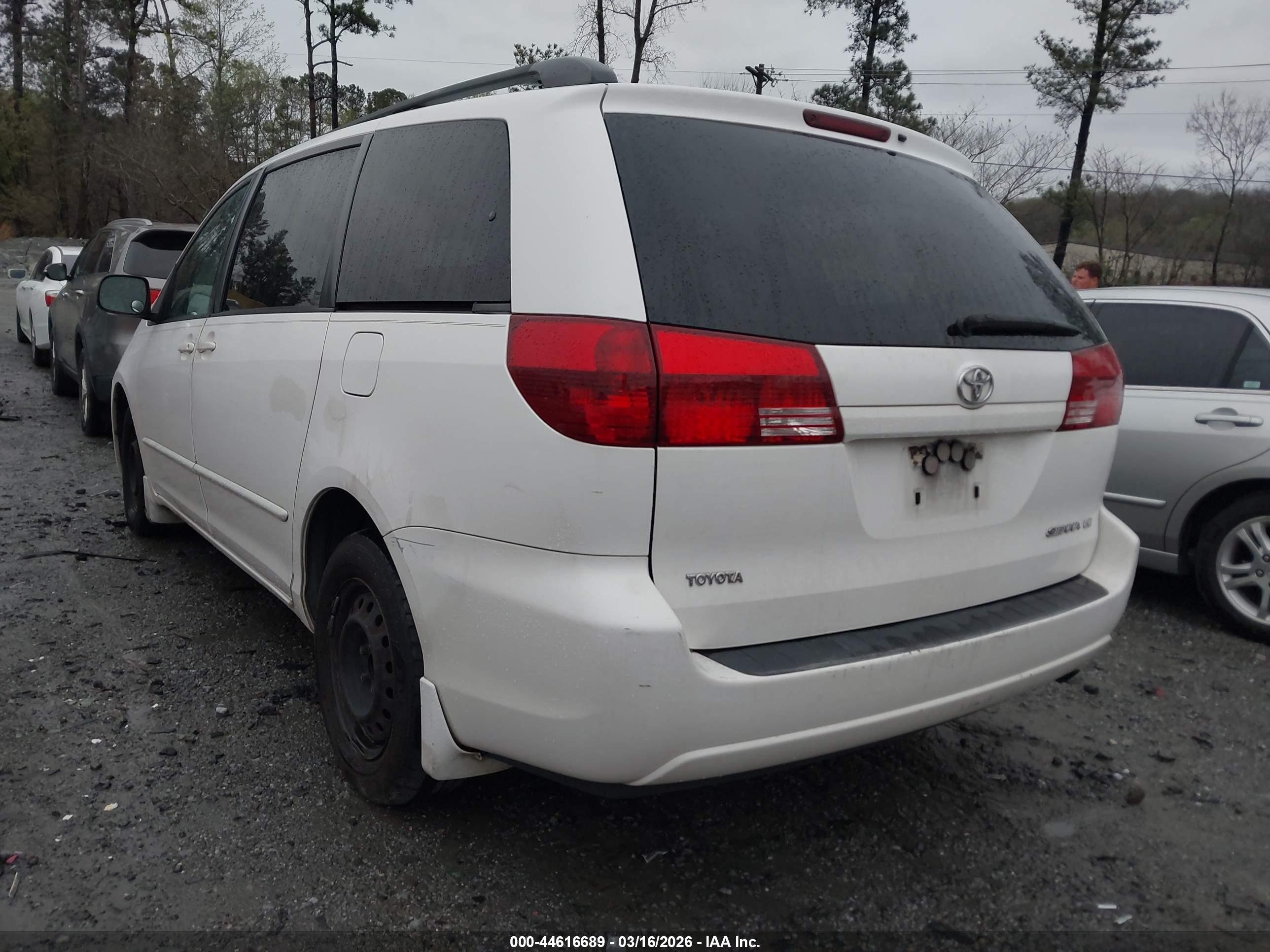 TOYOTA SIENNA image 3