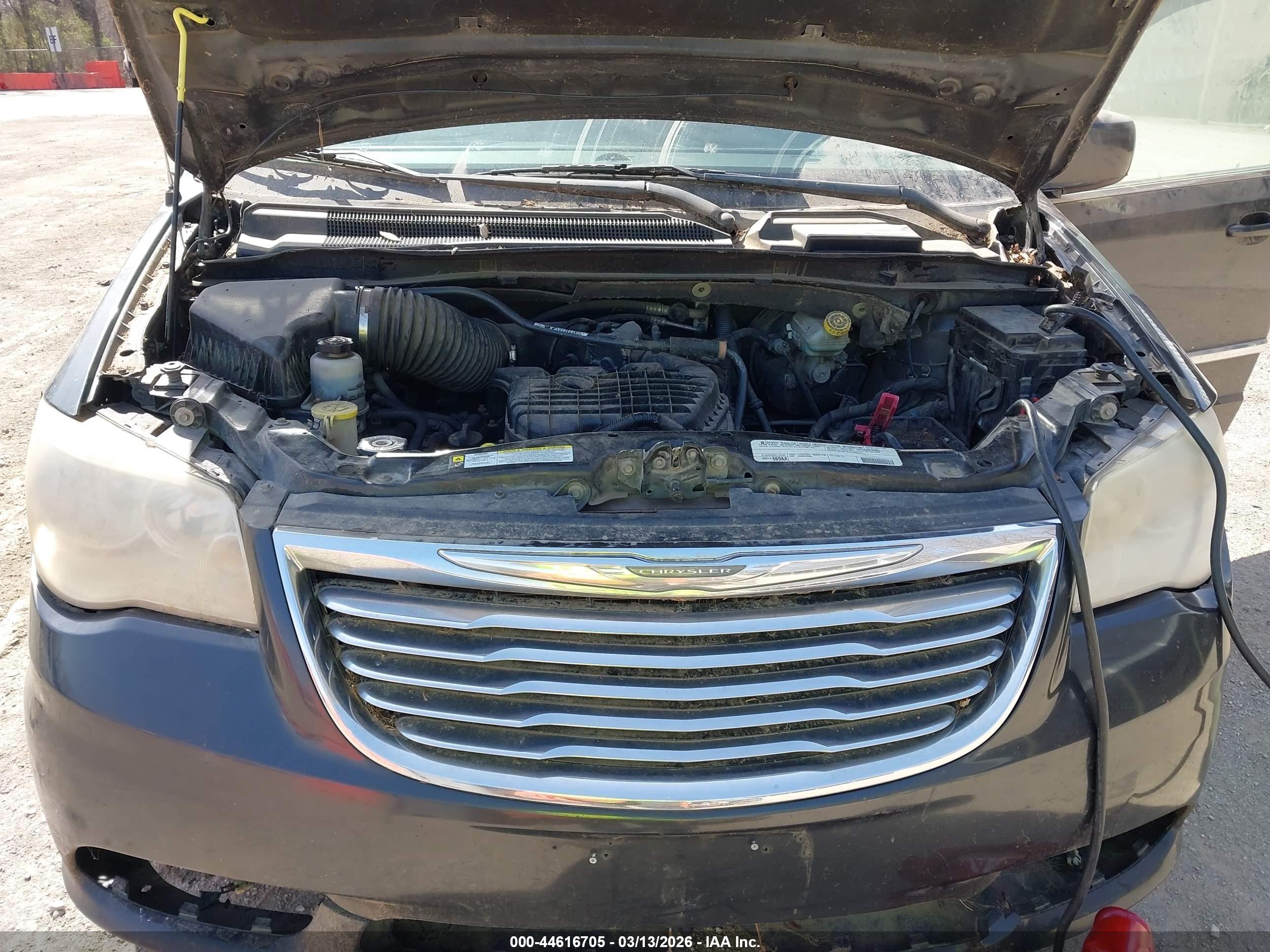 CHRYSLER TOWN image 10
