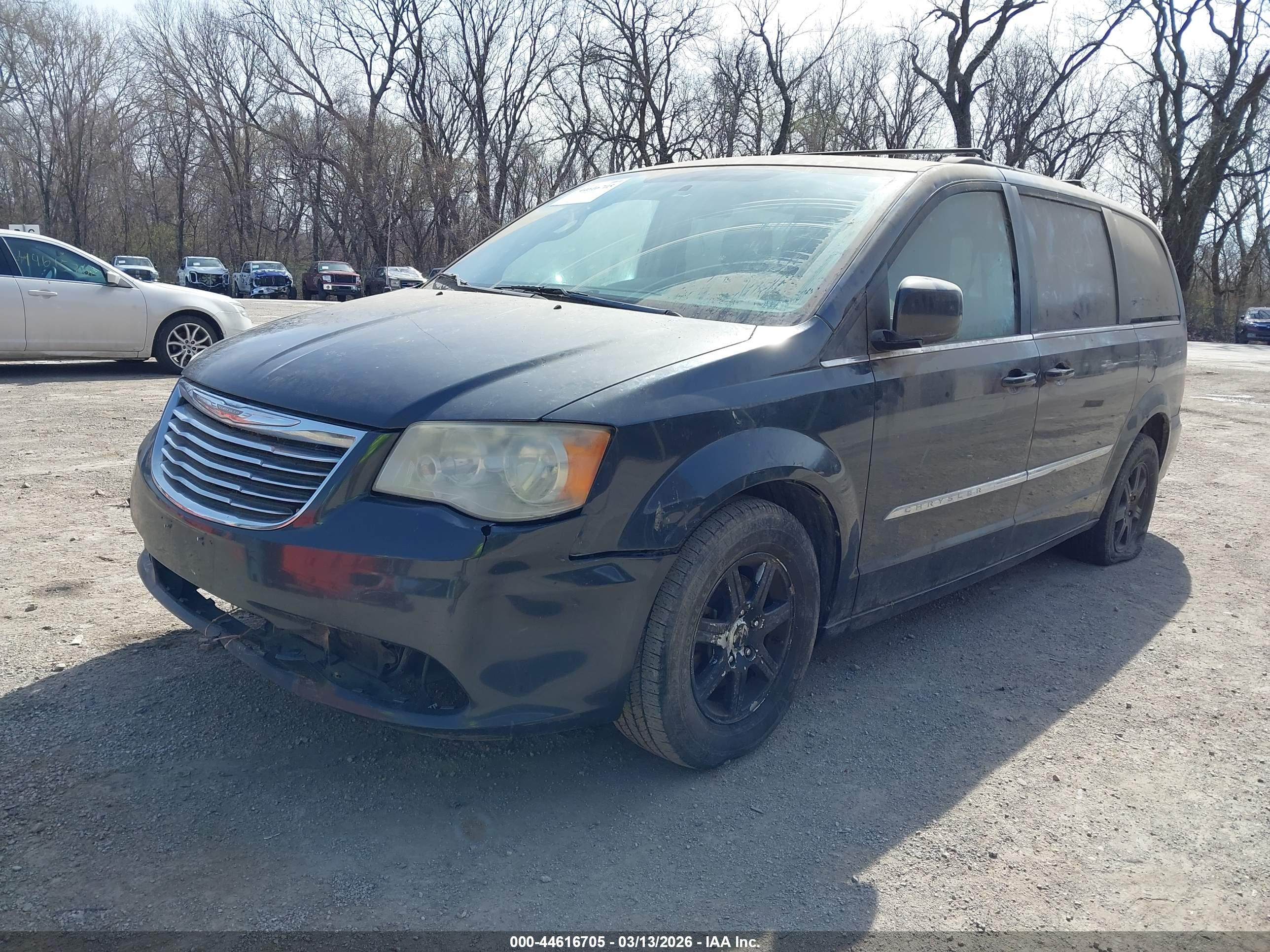 CHRYSLER TOWN image 2