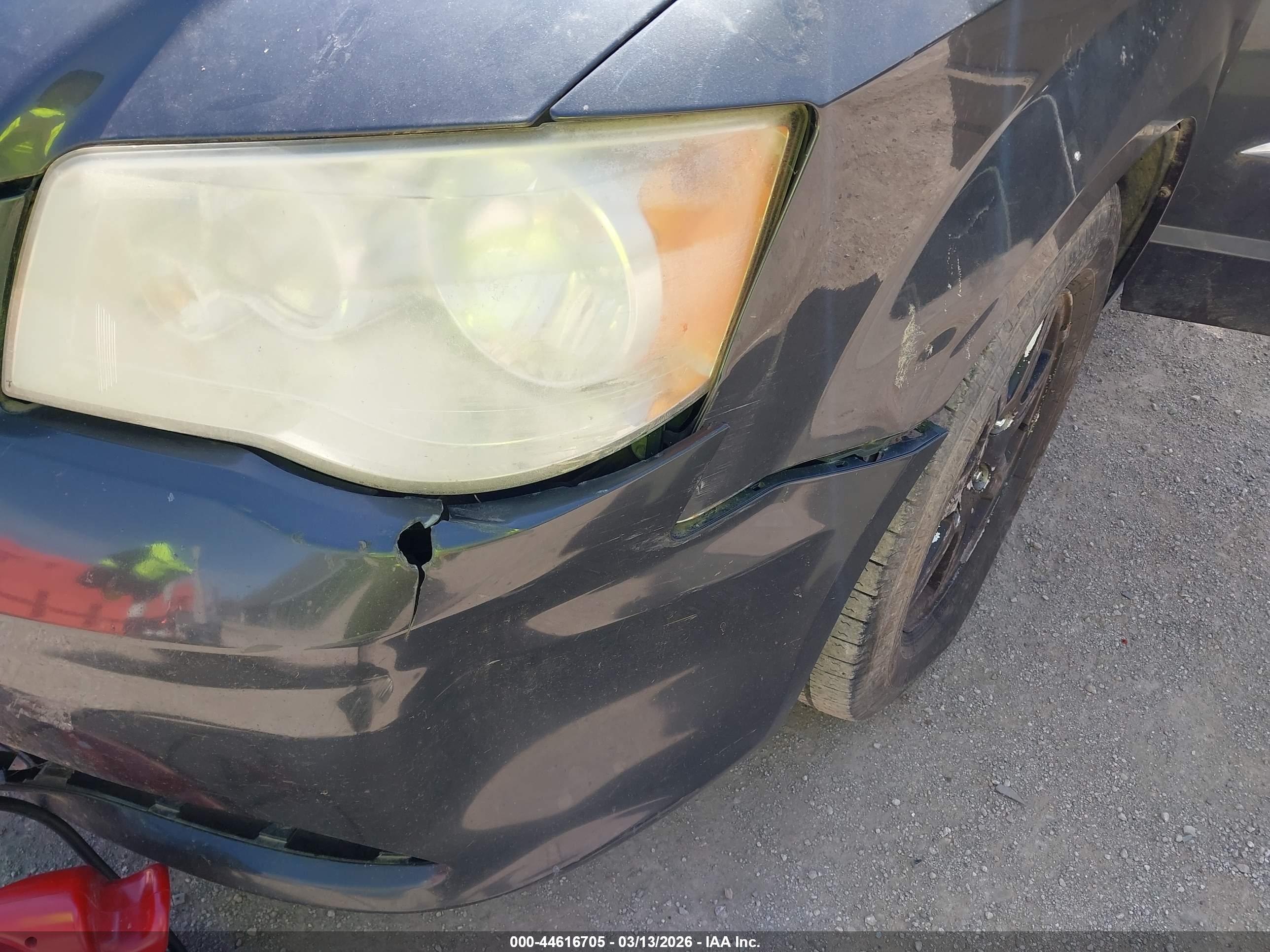 CHRYSLER TOWN image 6