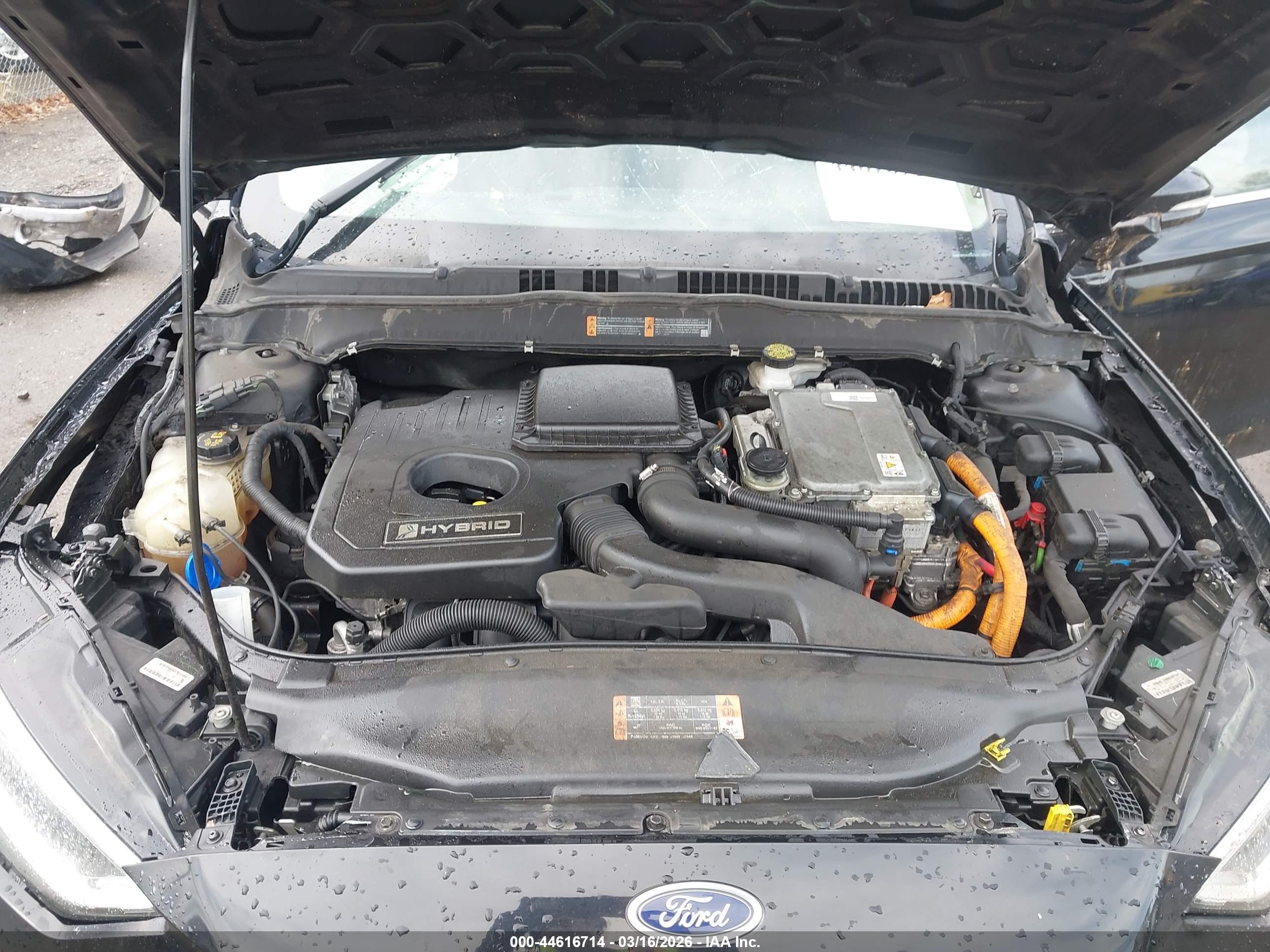 FORD FUSION image 10