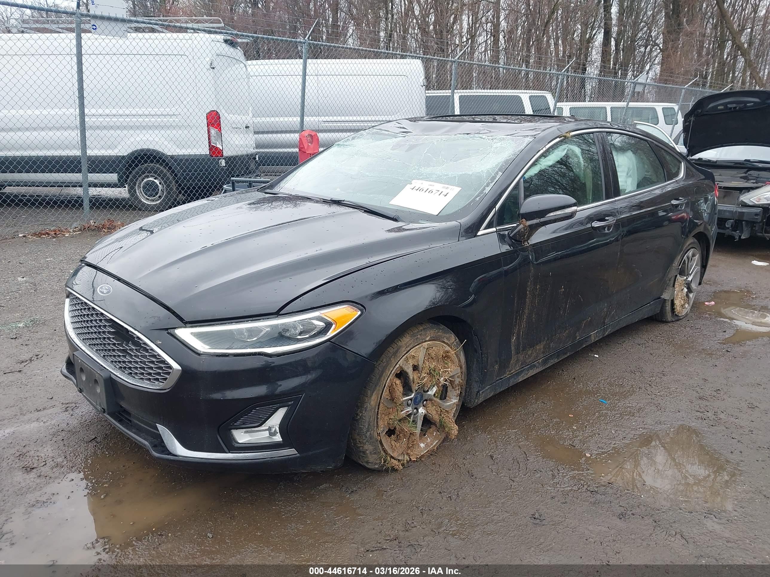 FORD FUSION image 2