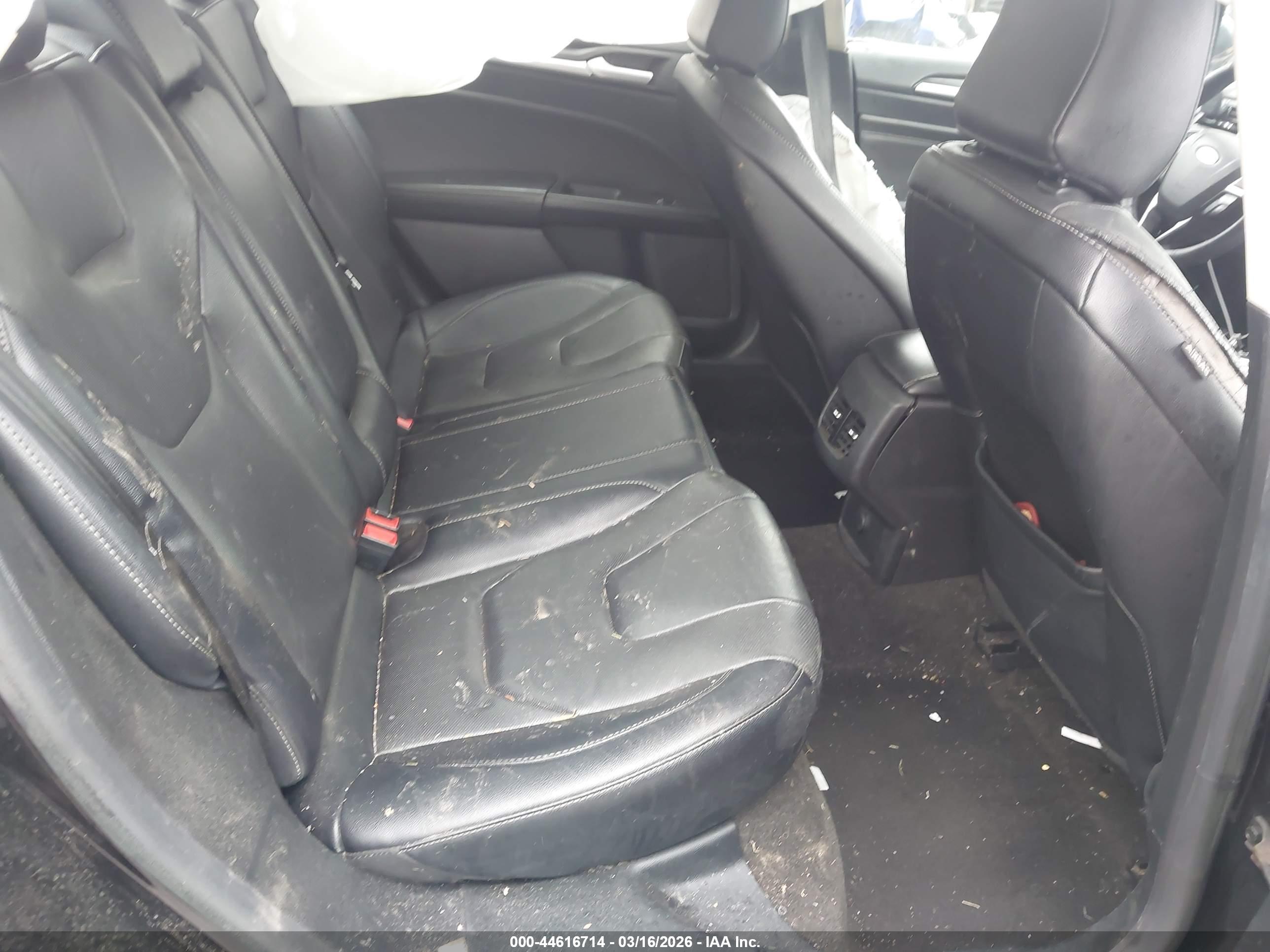 FORD FUSION image 8