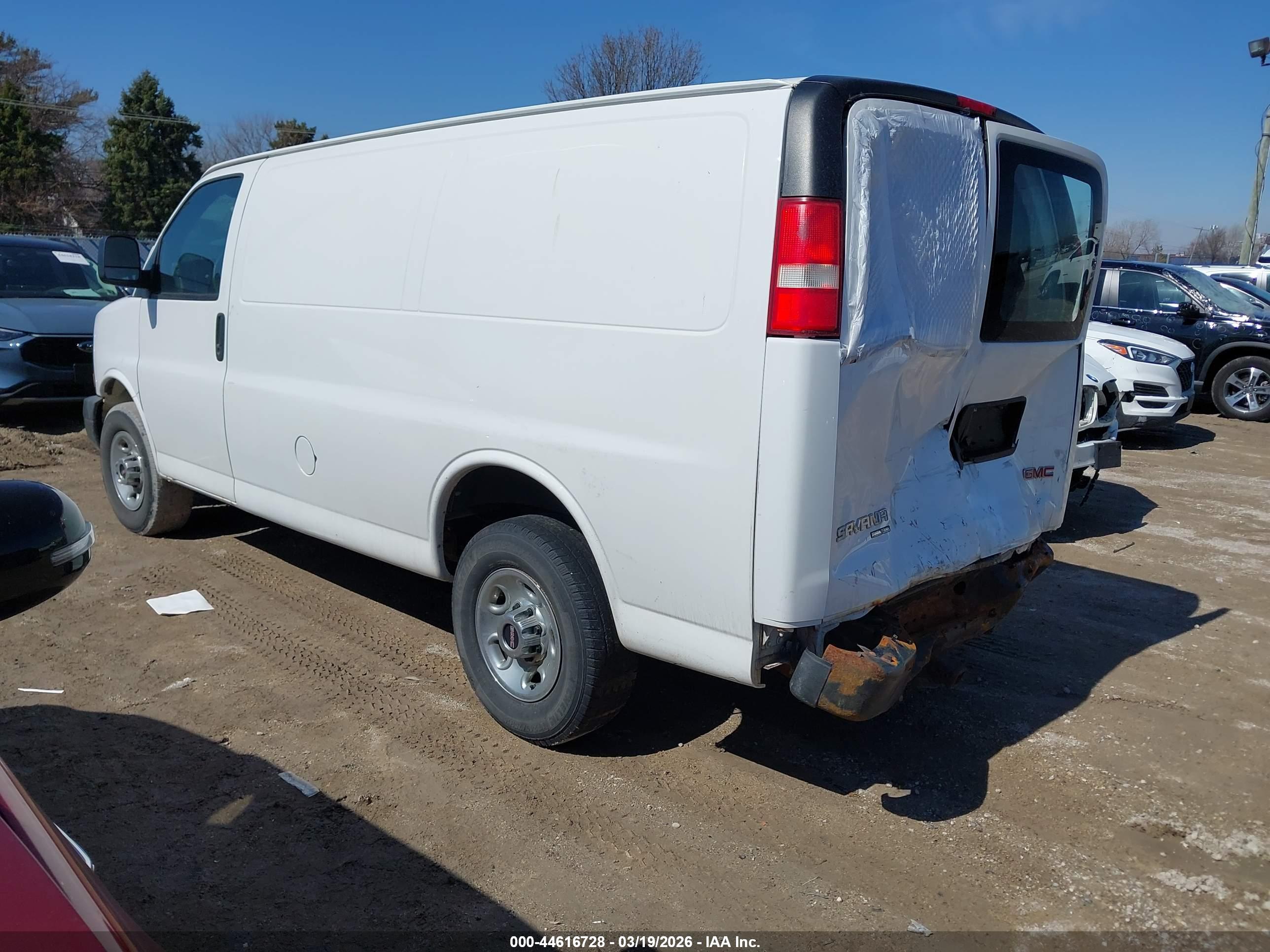 GMC SAVANA image 3