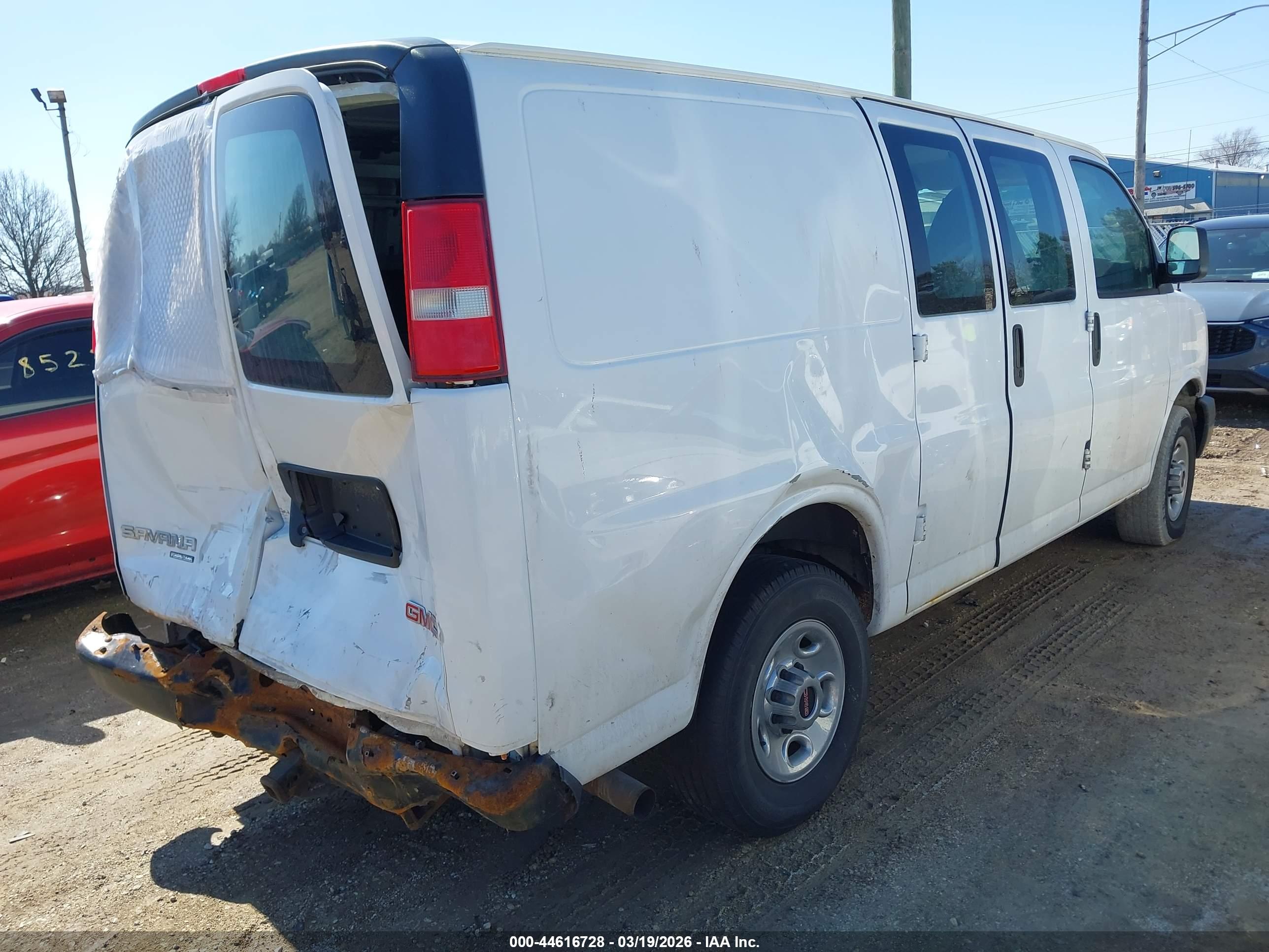 GMC SAVANA image 4