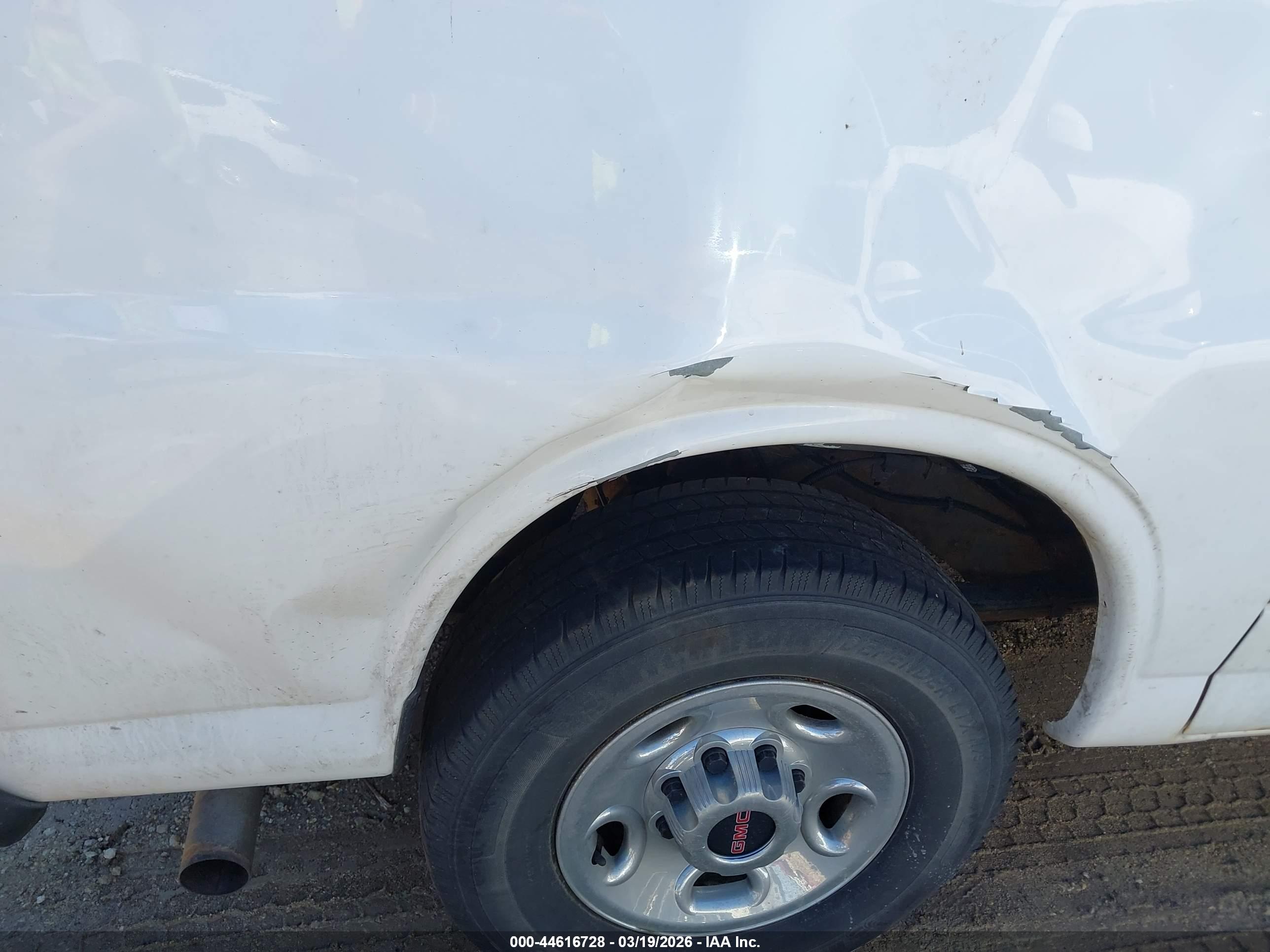 GMC SAVANA image 6