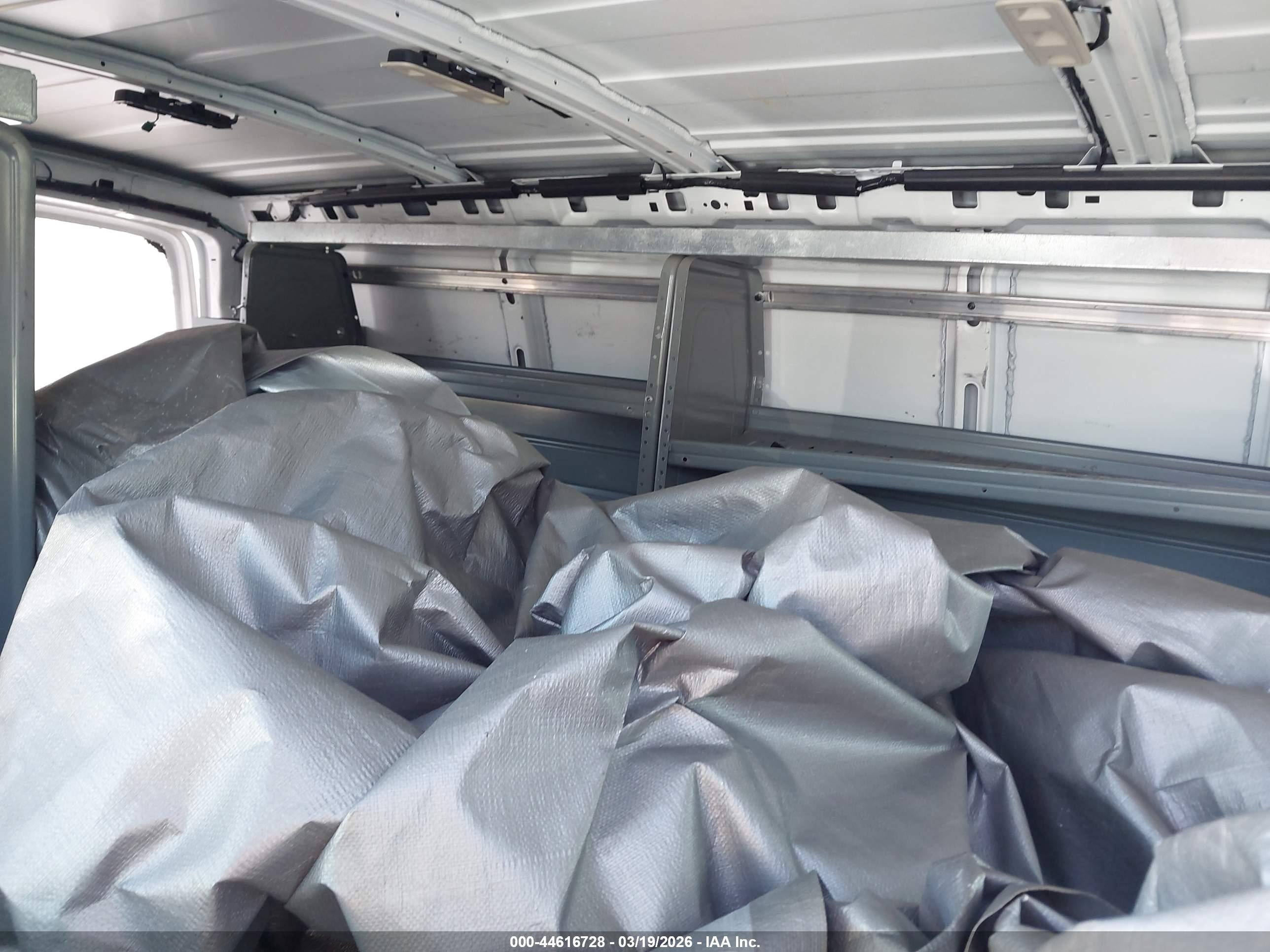 GMC SAVANA image 8