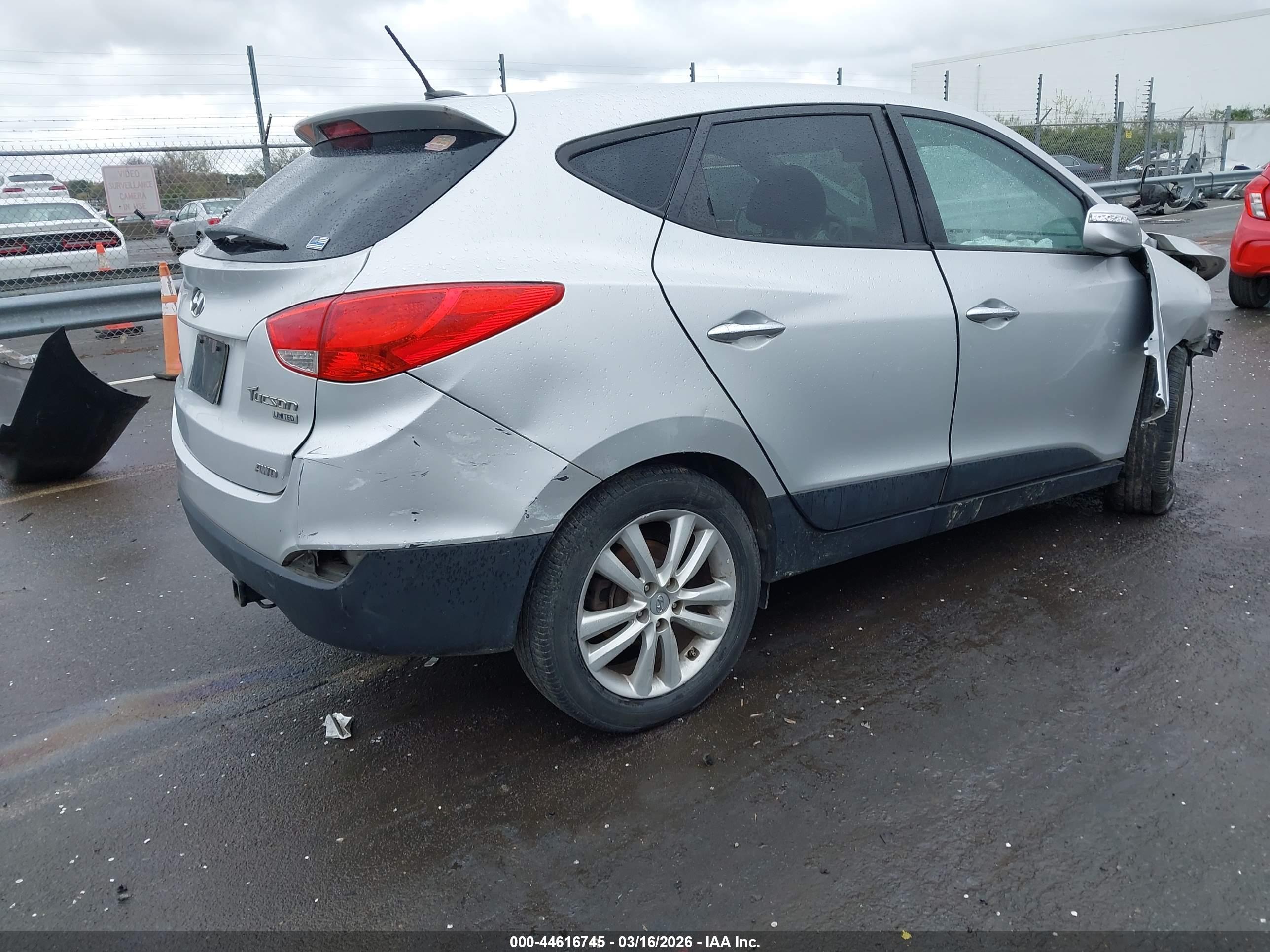 HYUNDAI TUCSON image 4