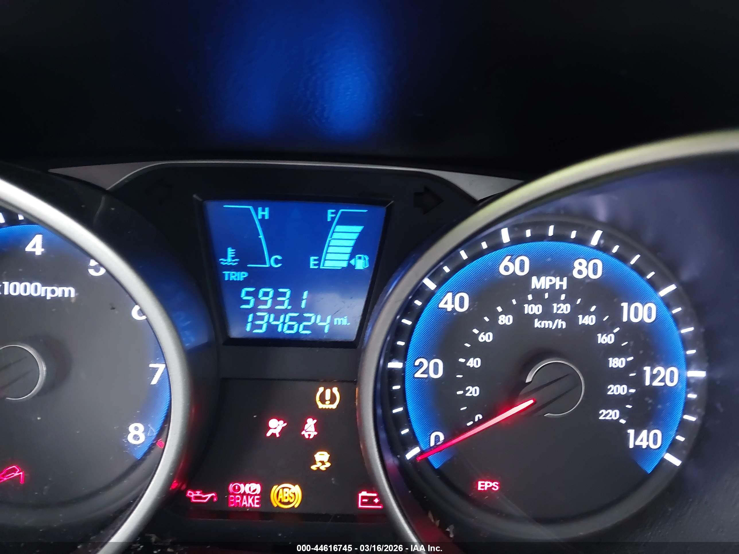 HYUNDAI TUCSON image 7