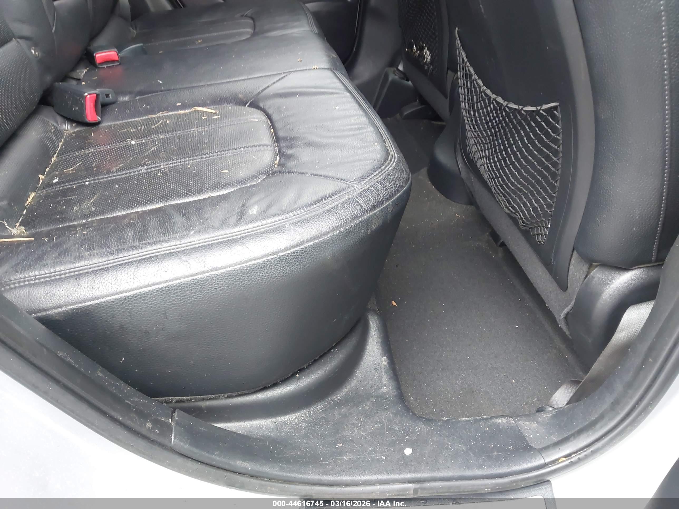 HYUNDAI TUCSON image 8