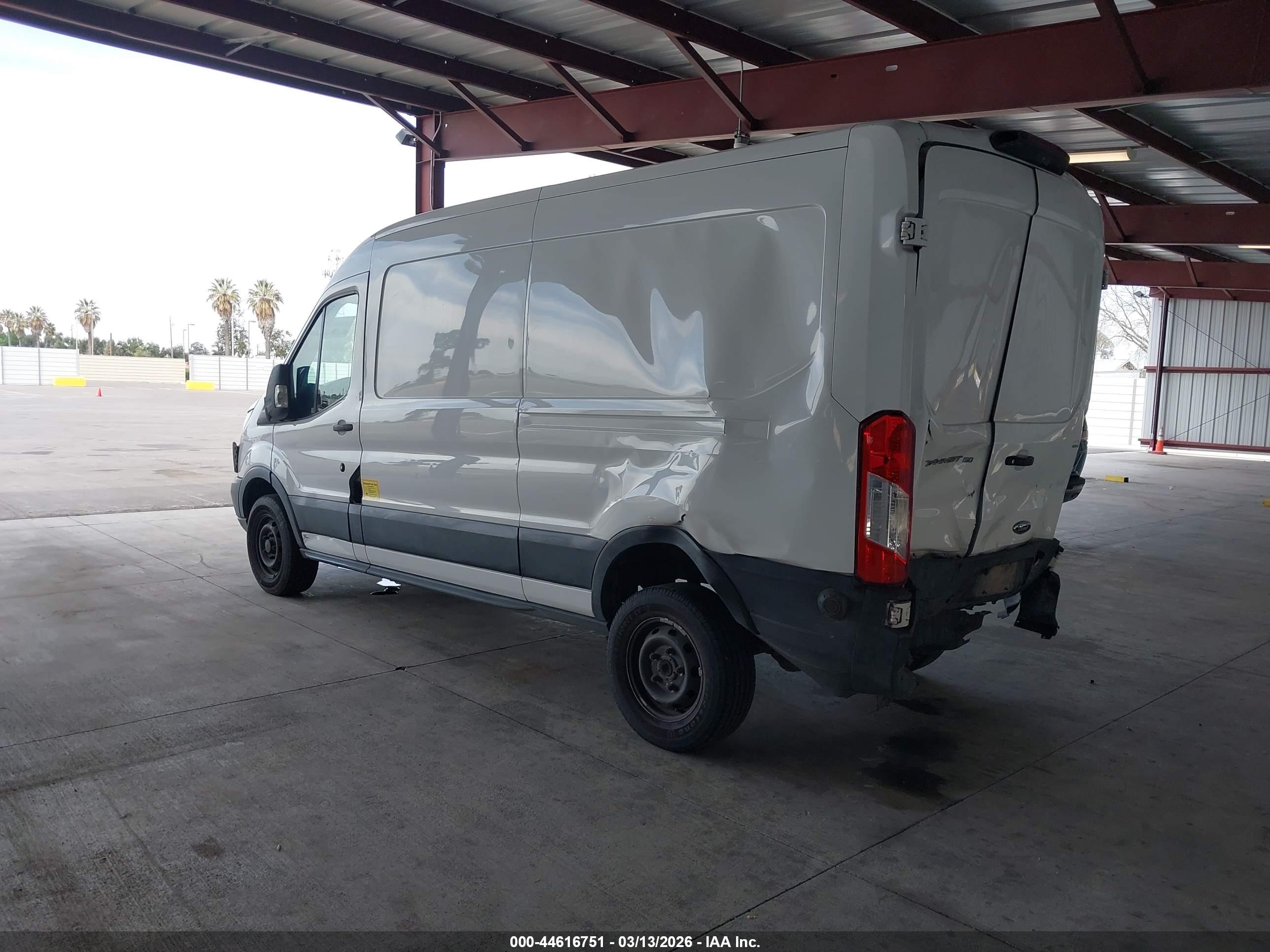 FORD TRANSIT-150 image 3