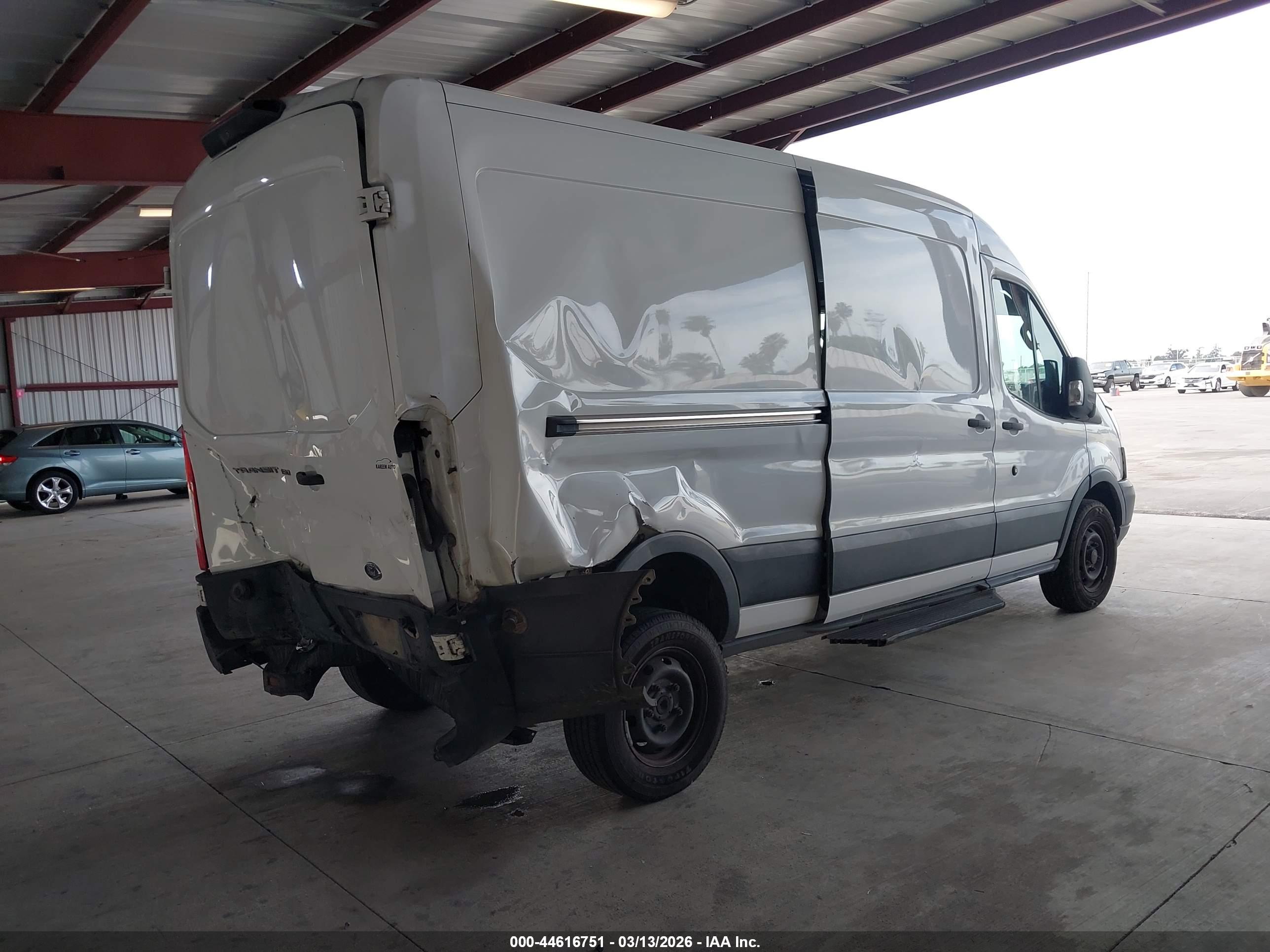 FORD TRANSIT-150 image 4