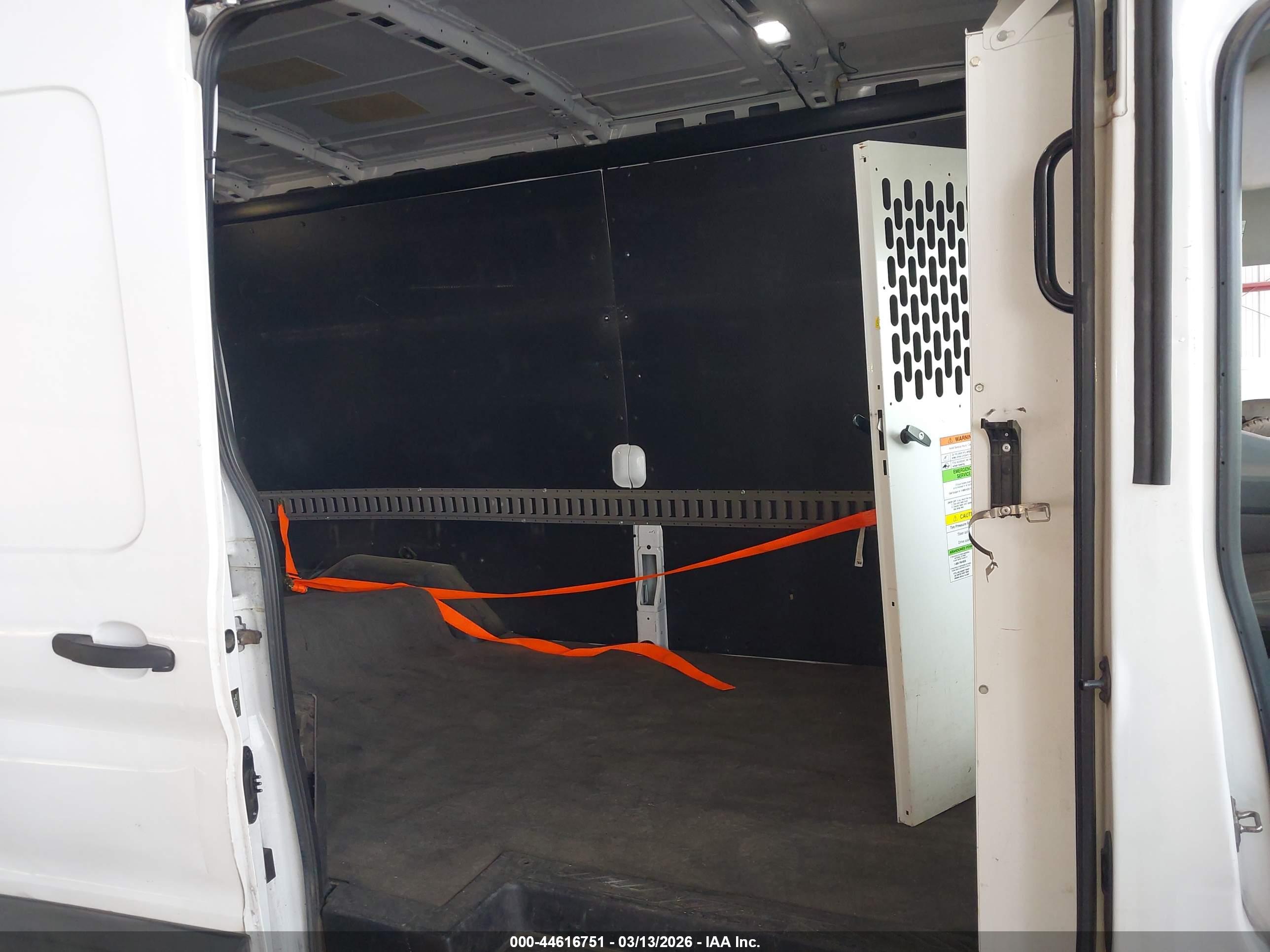 FORD TRANSIT-150 image 8