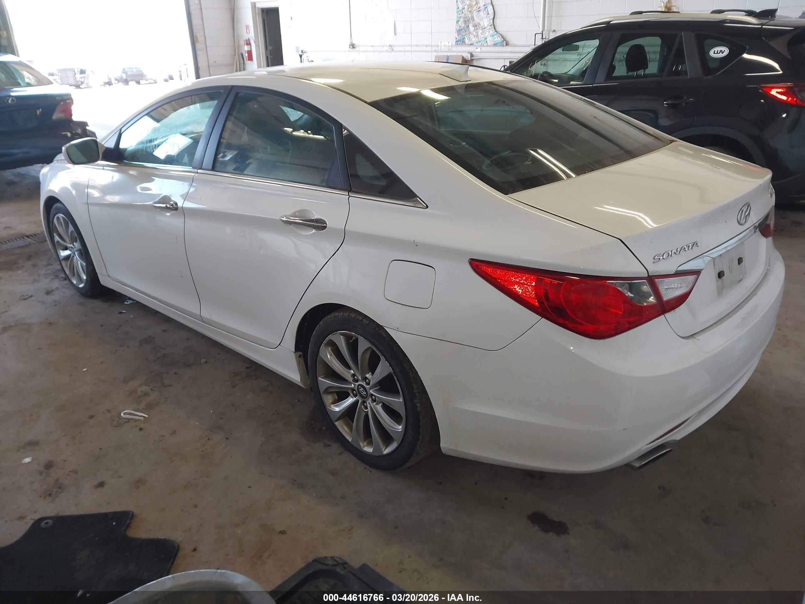 HYUNDAI SONATA image 3