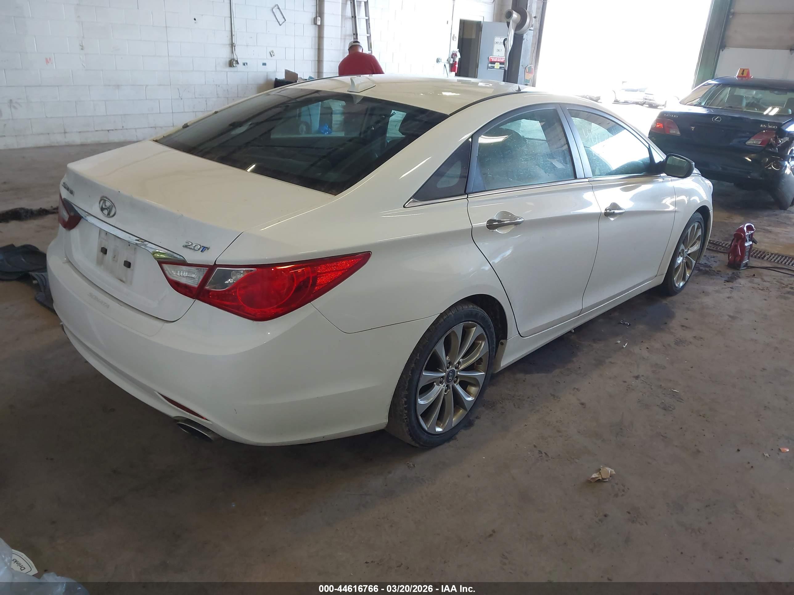 HYUNDAI SONATA image 4