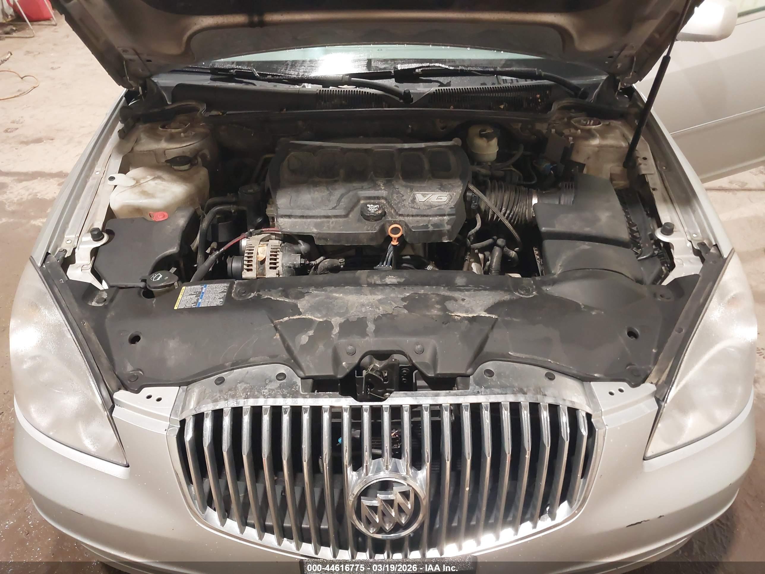 BUICK LUCERNE image 10