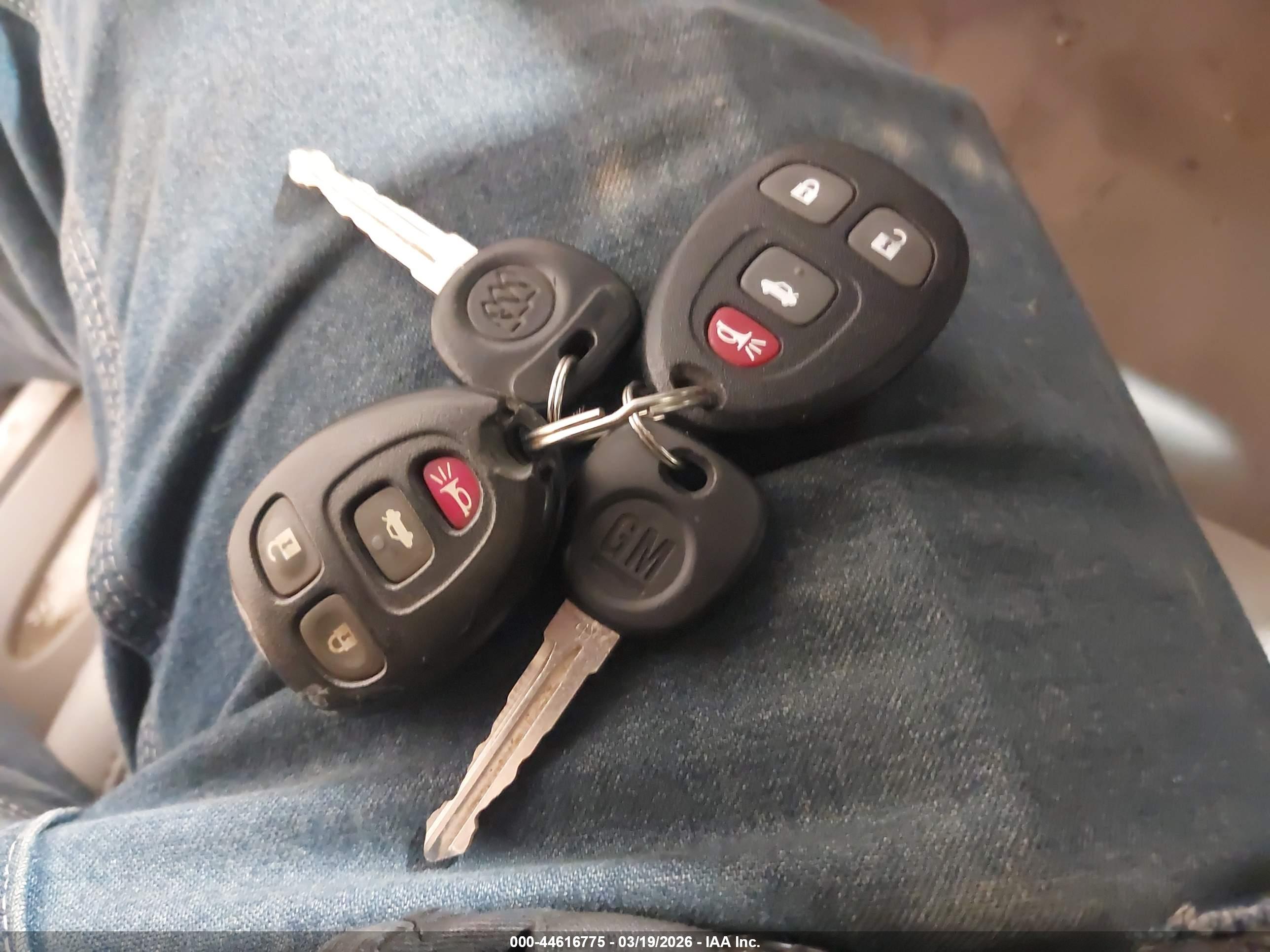 BUICK LUCERNE image 11