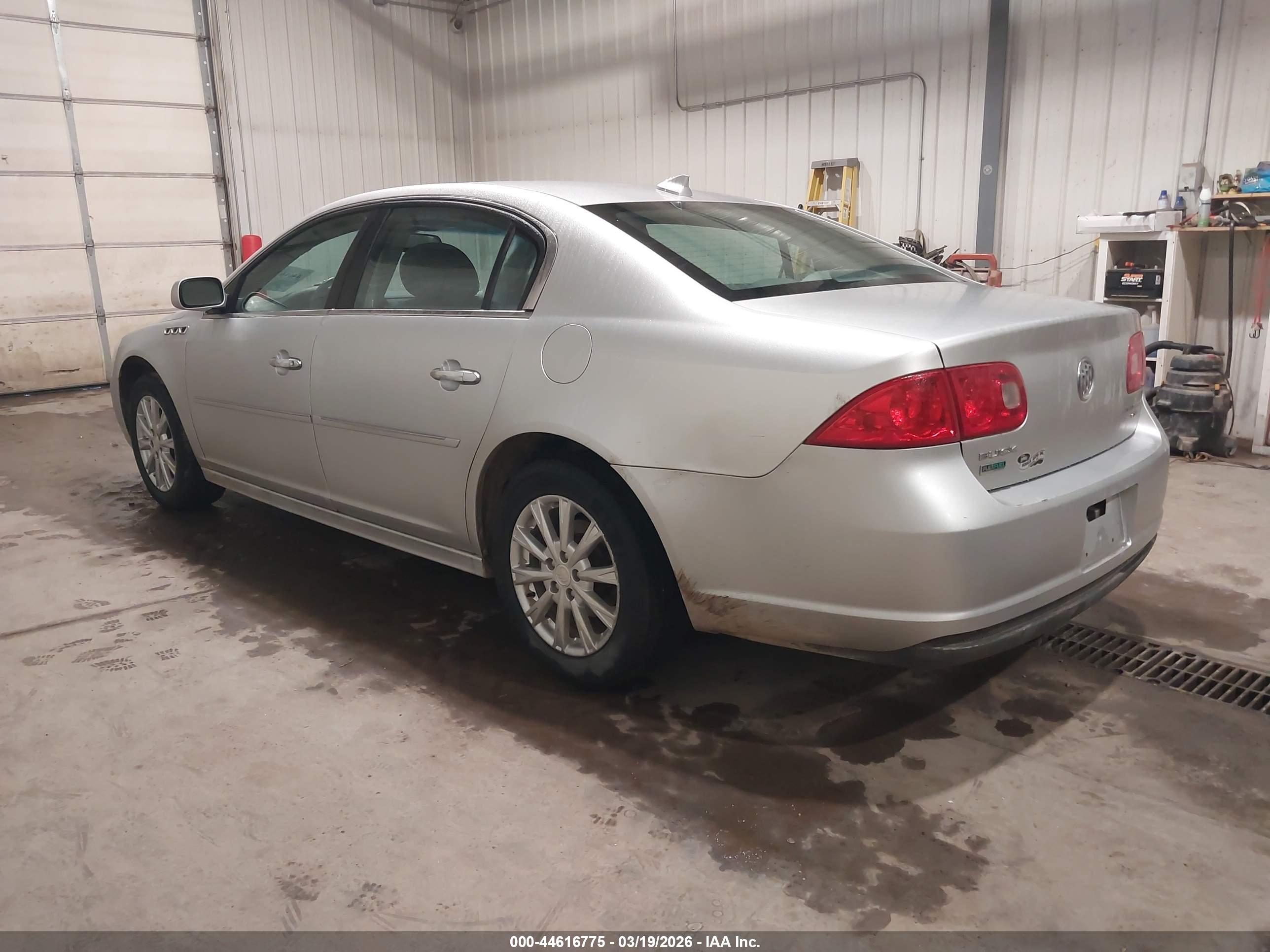 BUICK LUCERNE image 3