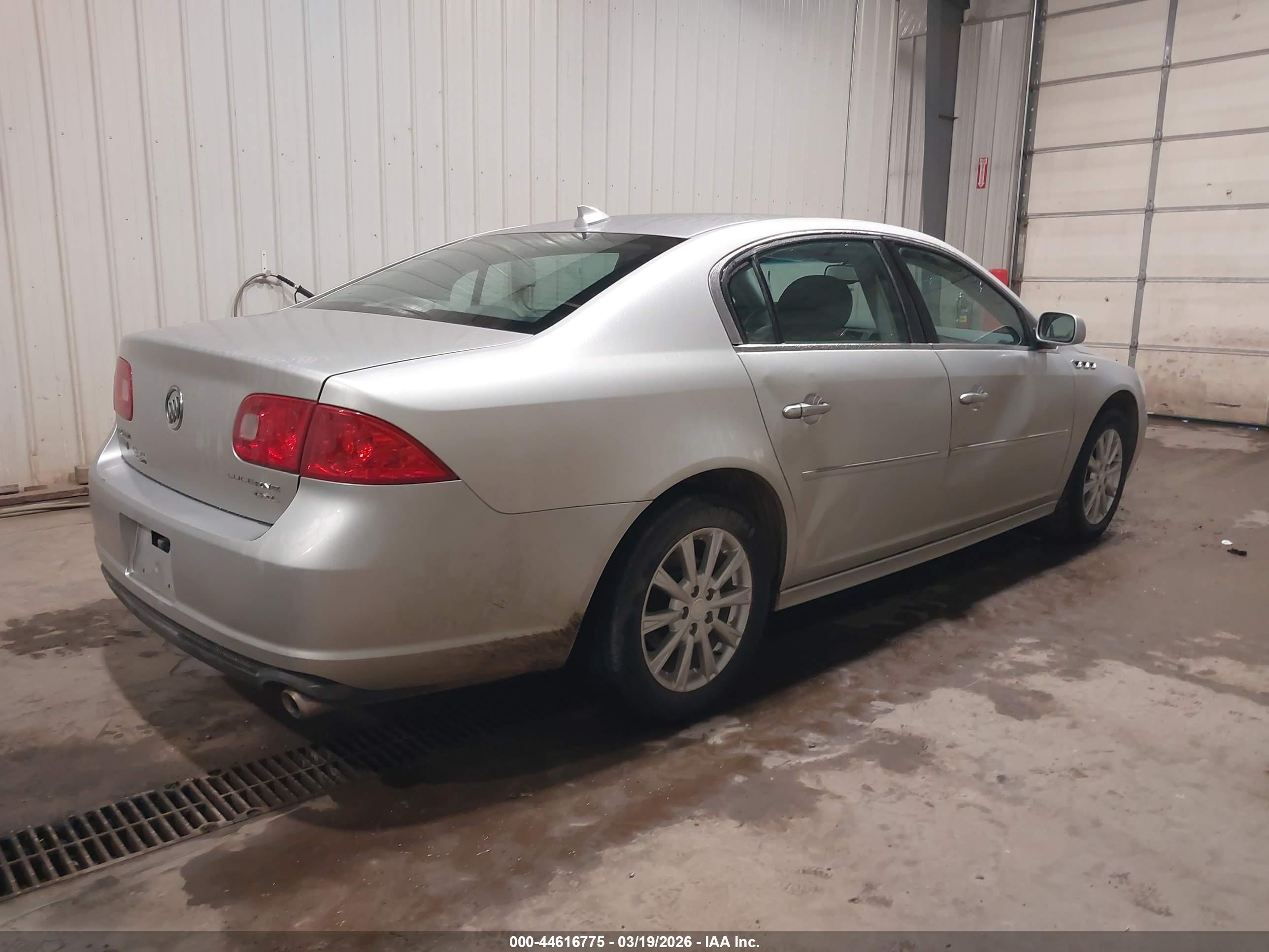 BUICK LUCERNE image 4