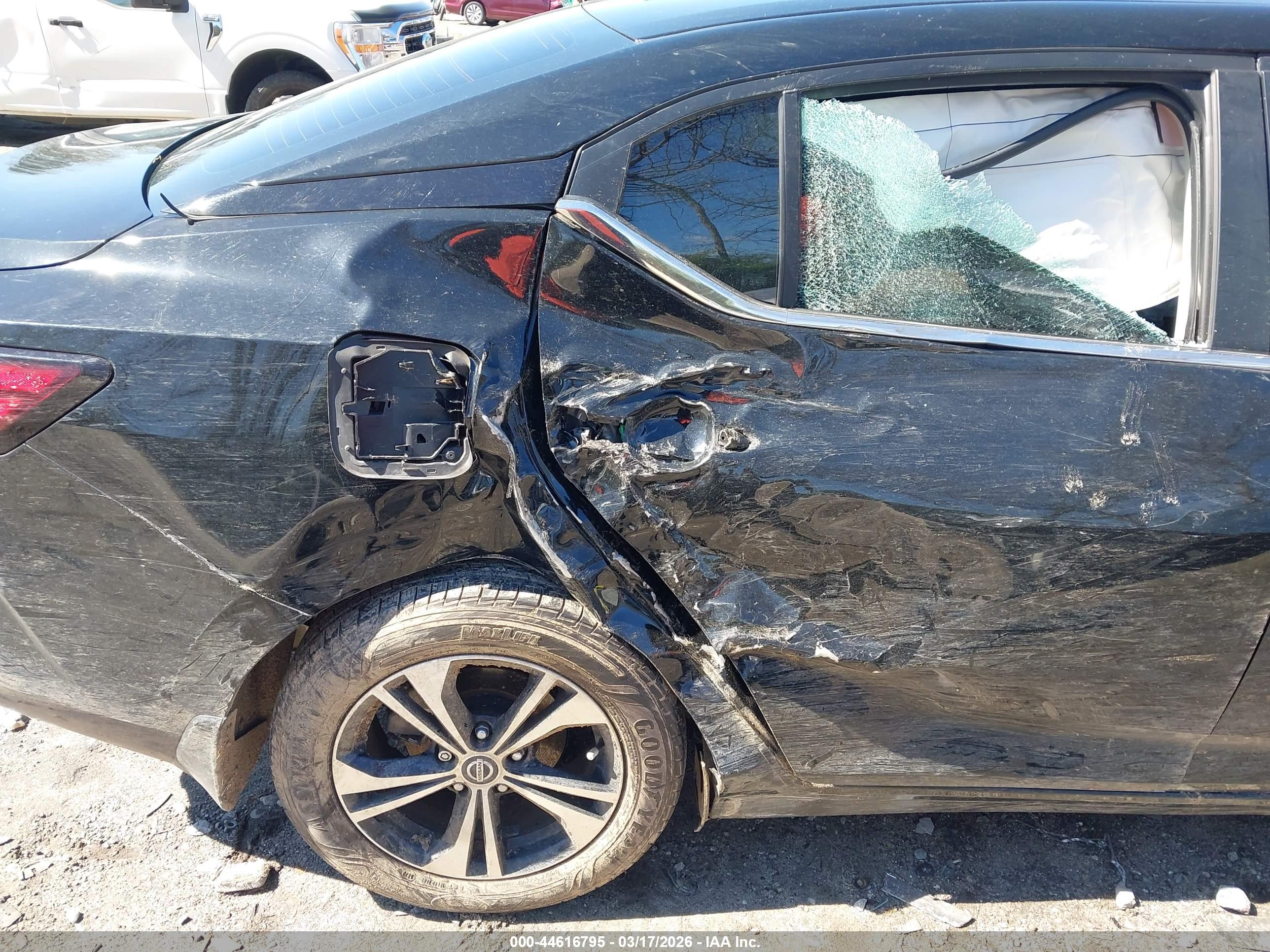 NISSAN SENTRA image 6