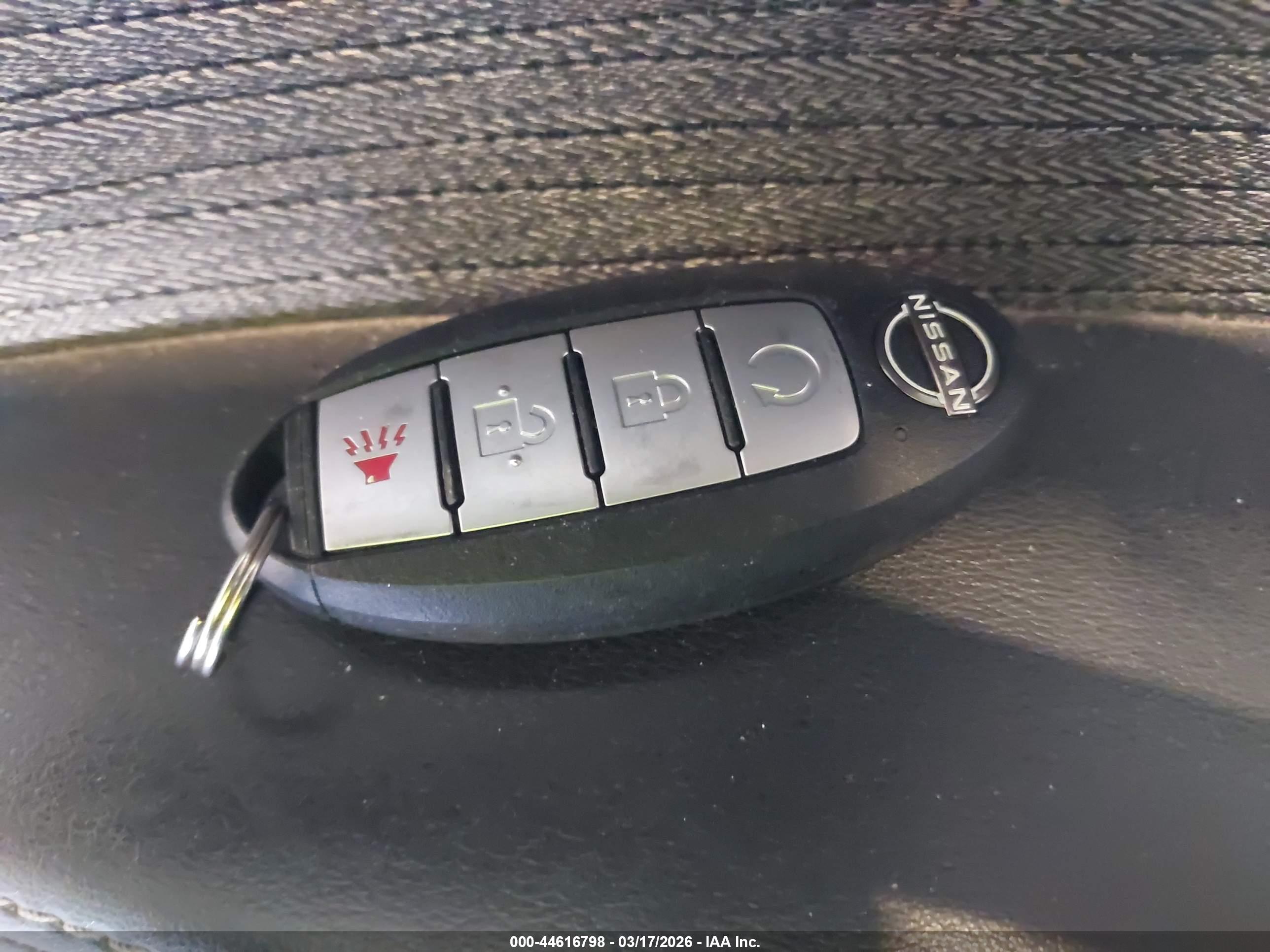 NISSAN ROGUE image 11