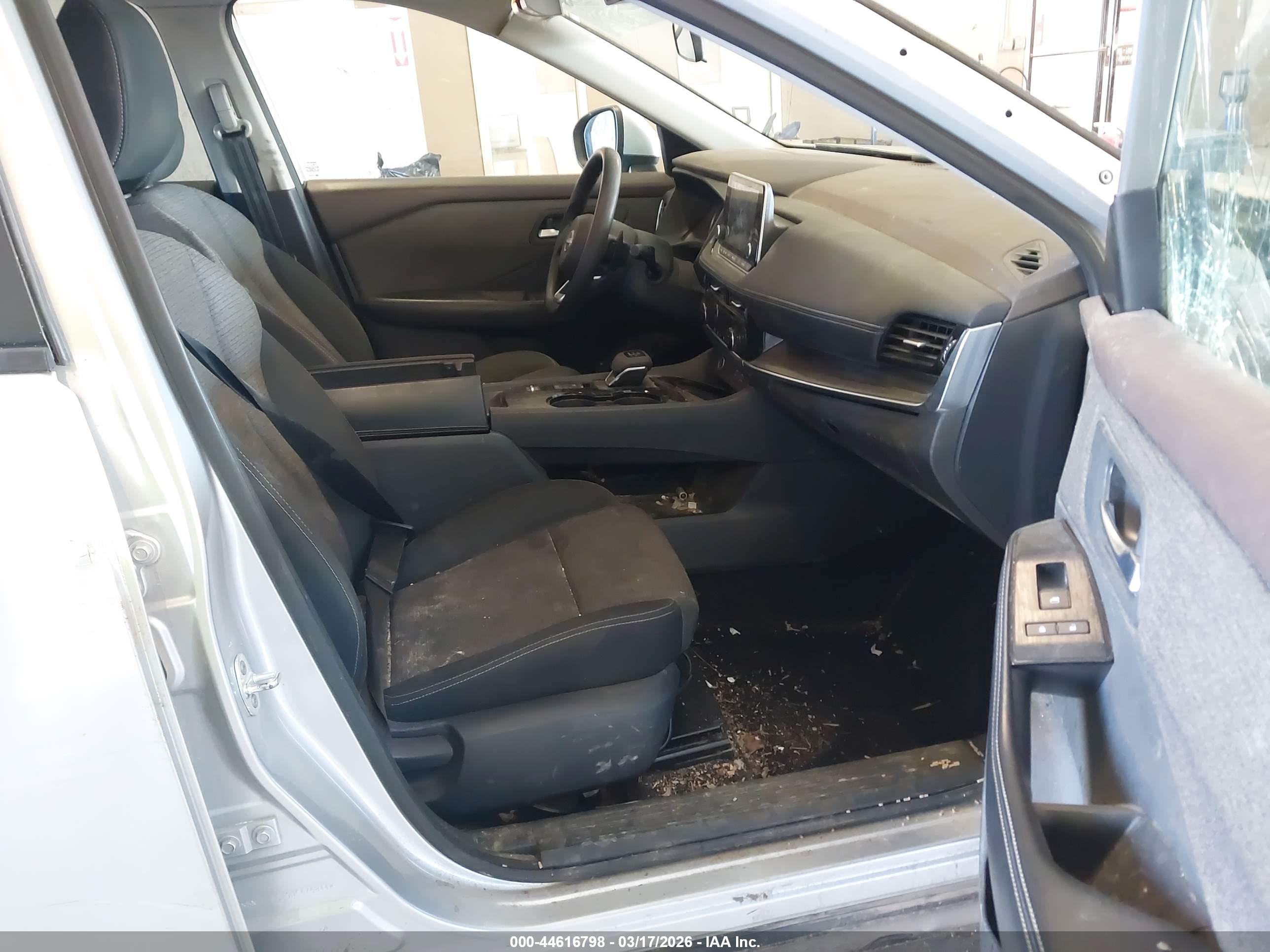 NISSAN ROGUE image 5