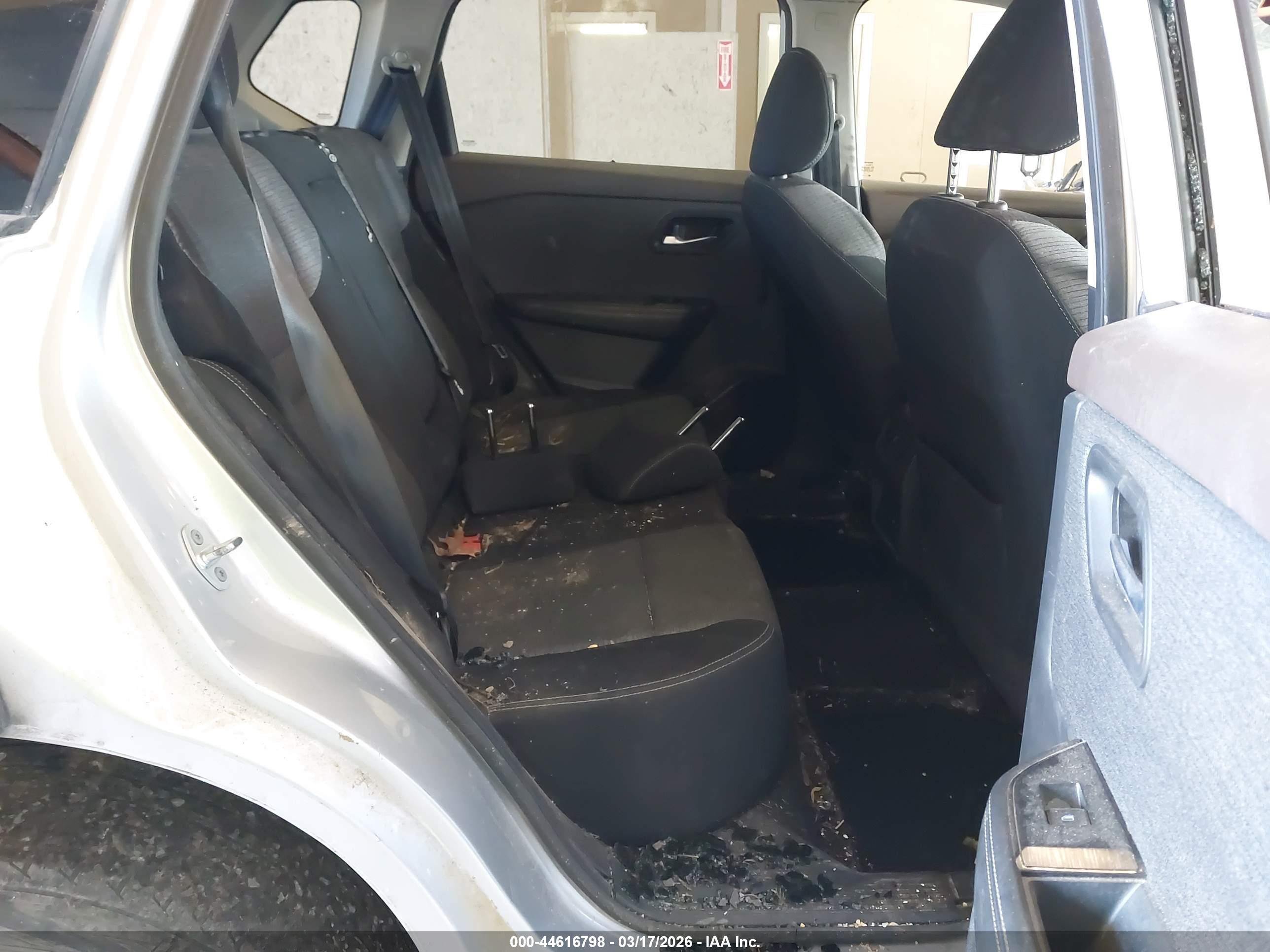 NISSAN ROGUE image 8