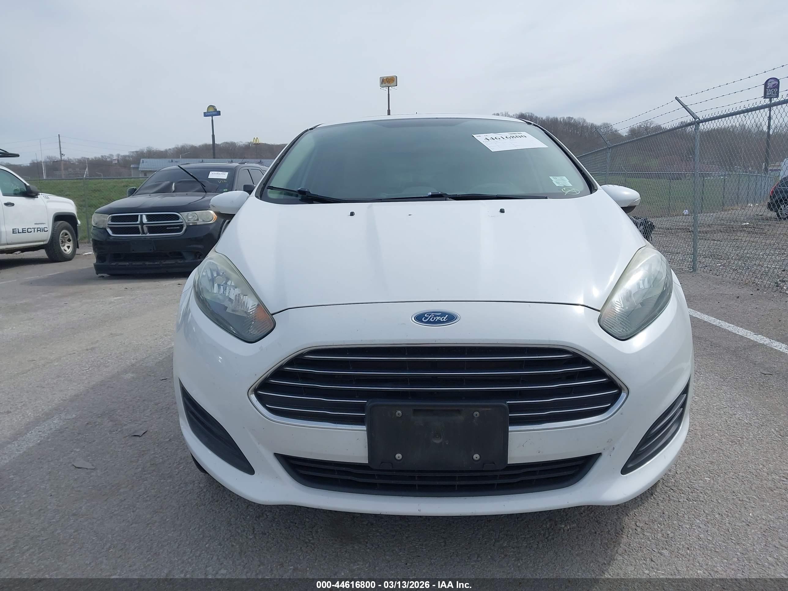 FORD FIESTA image 6