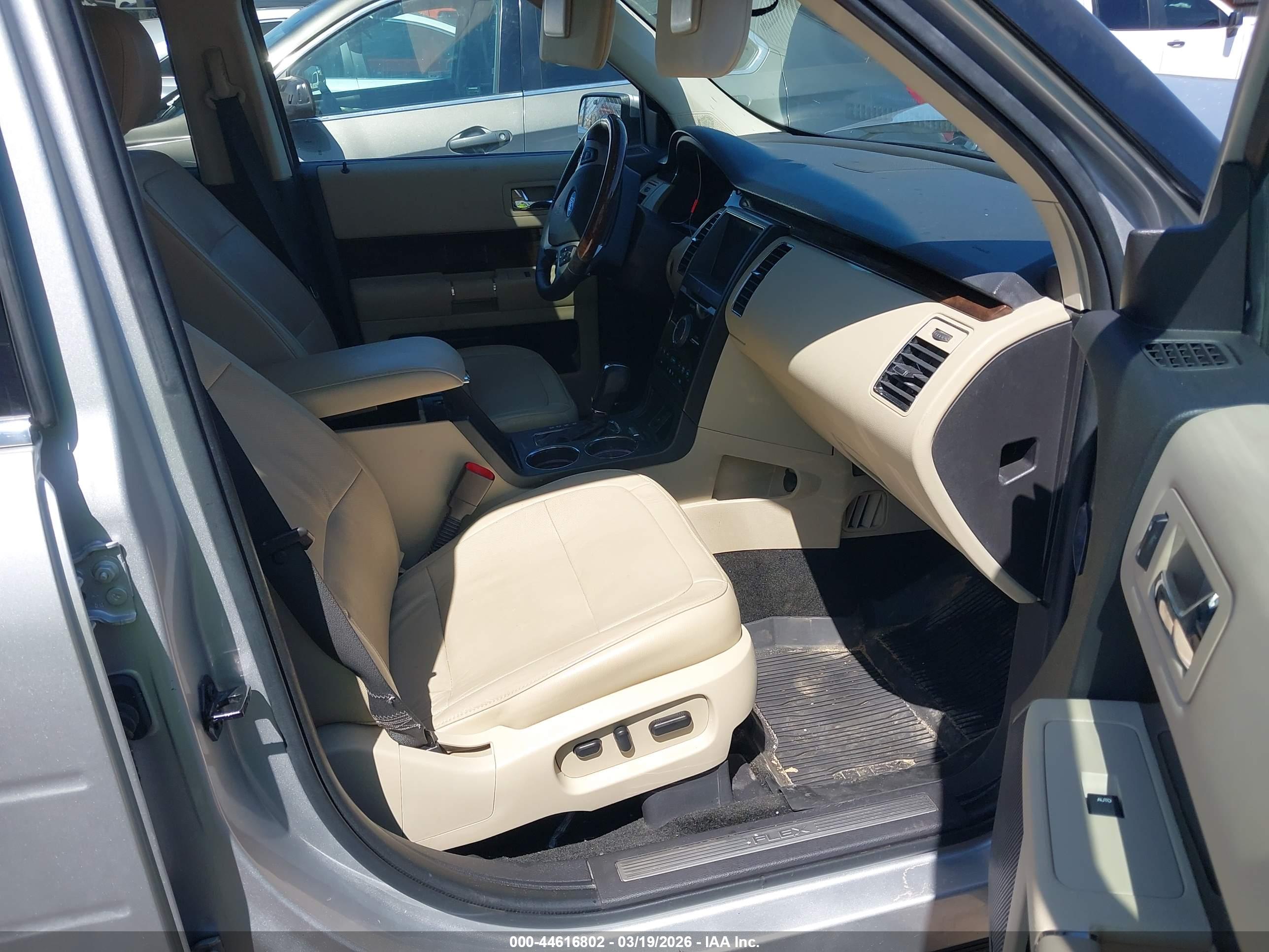 FORD FLEX image 5