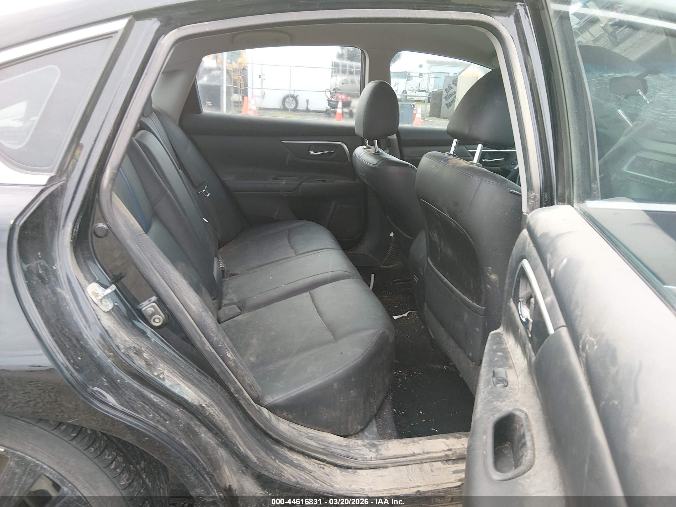 NISSAN ALTIMA image 8