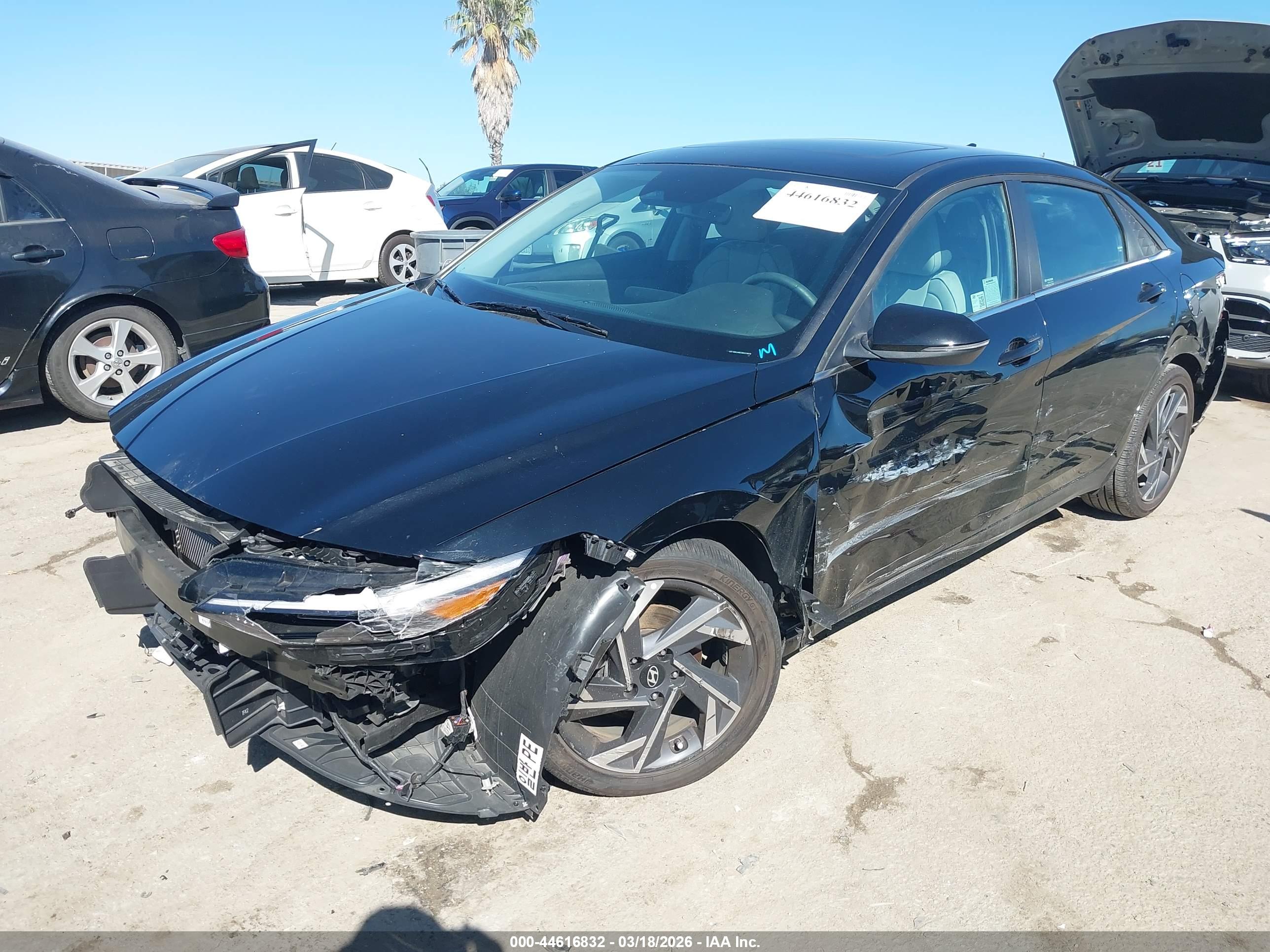 HYUNDAI ELANTRA image 2