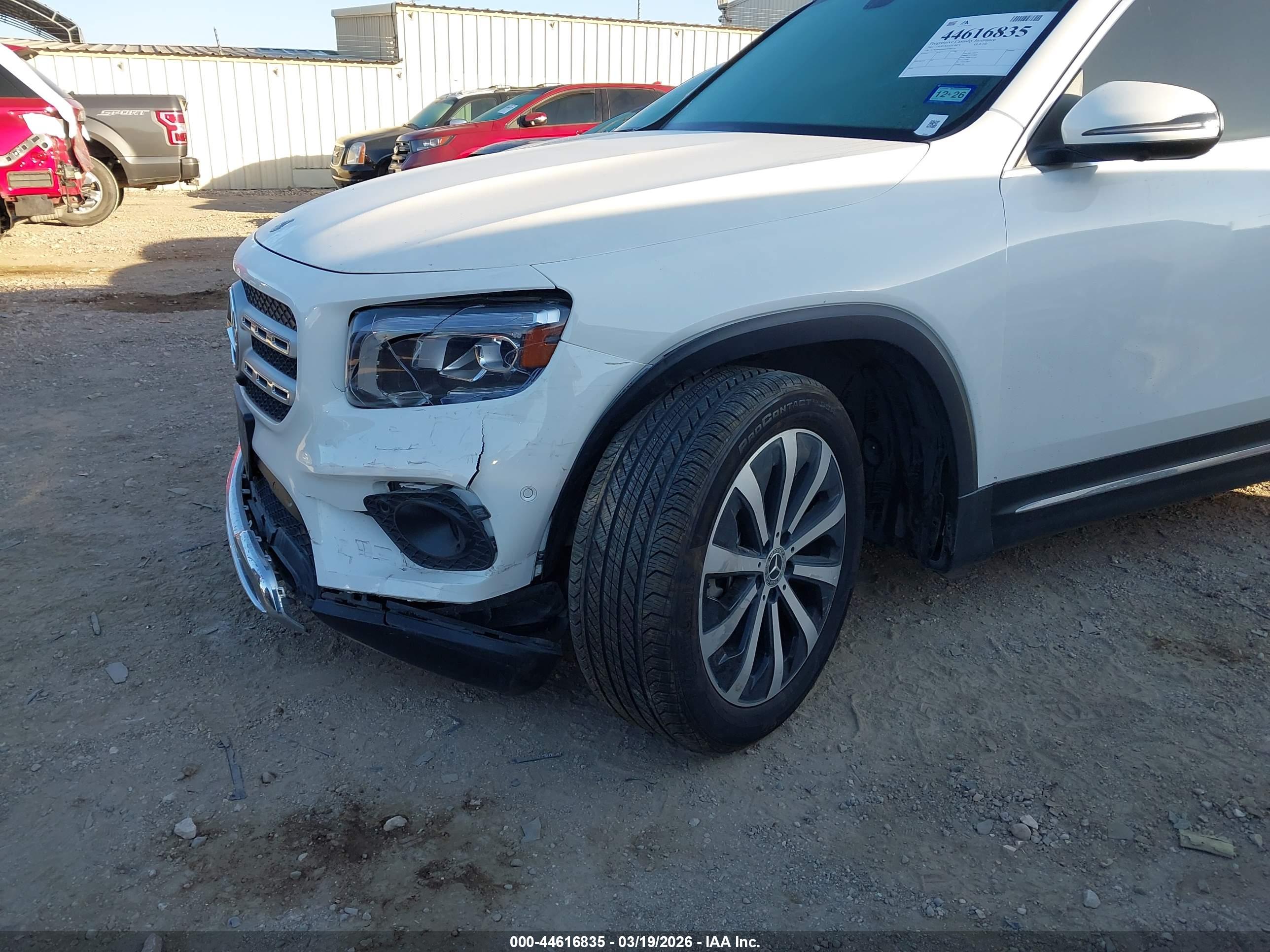 MERCEDES-BENZ GLB image 6