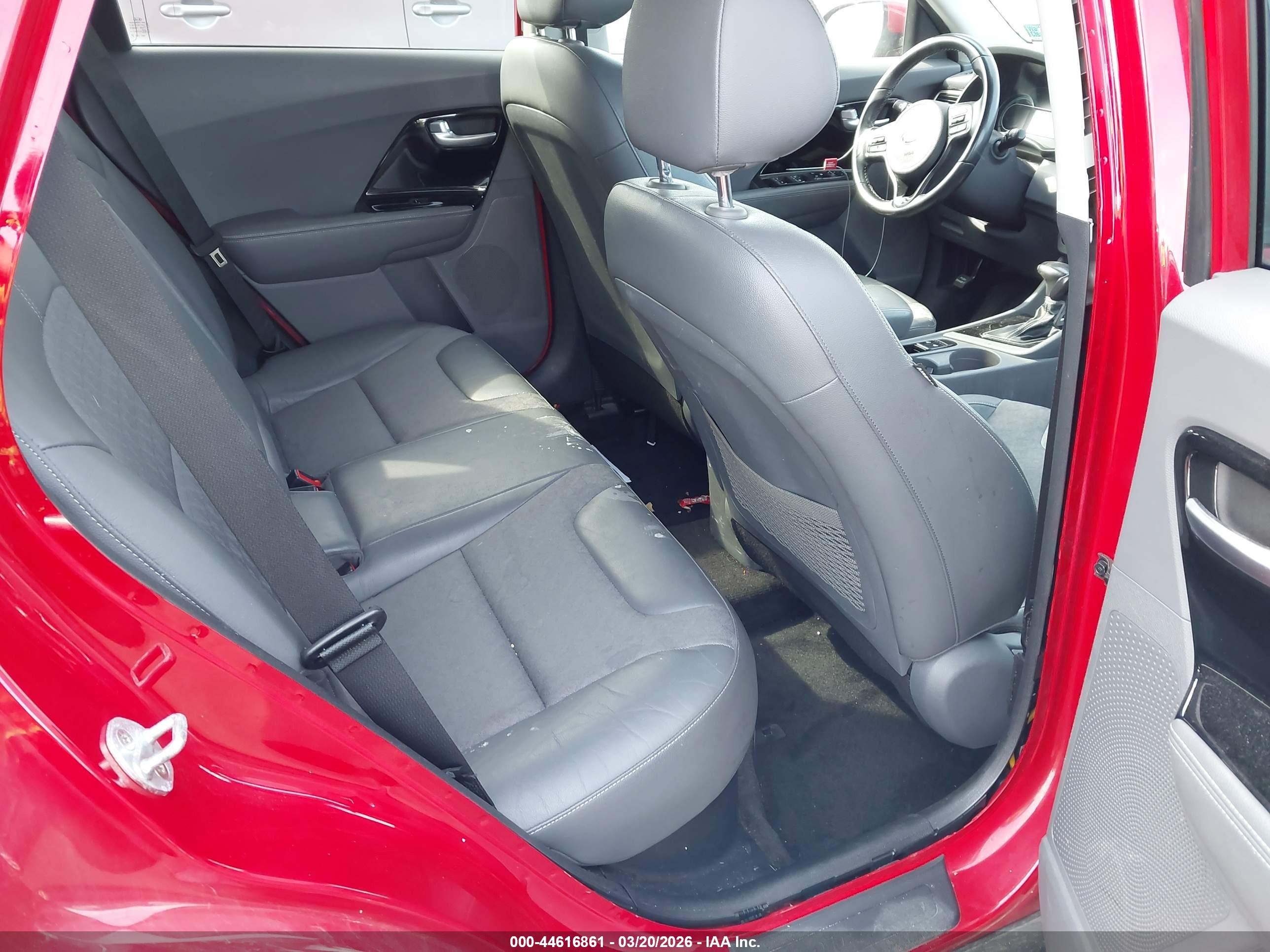 KIA NIRO image 8
