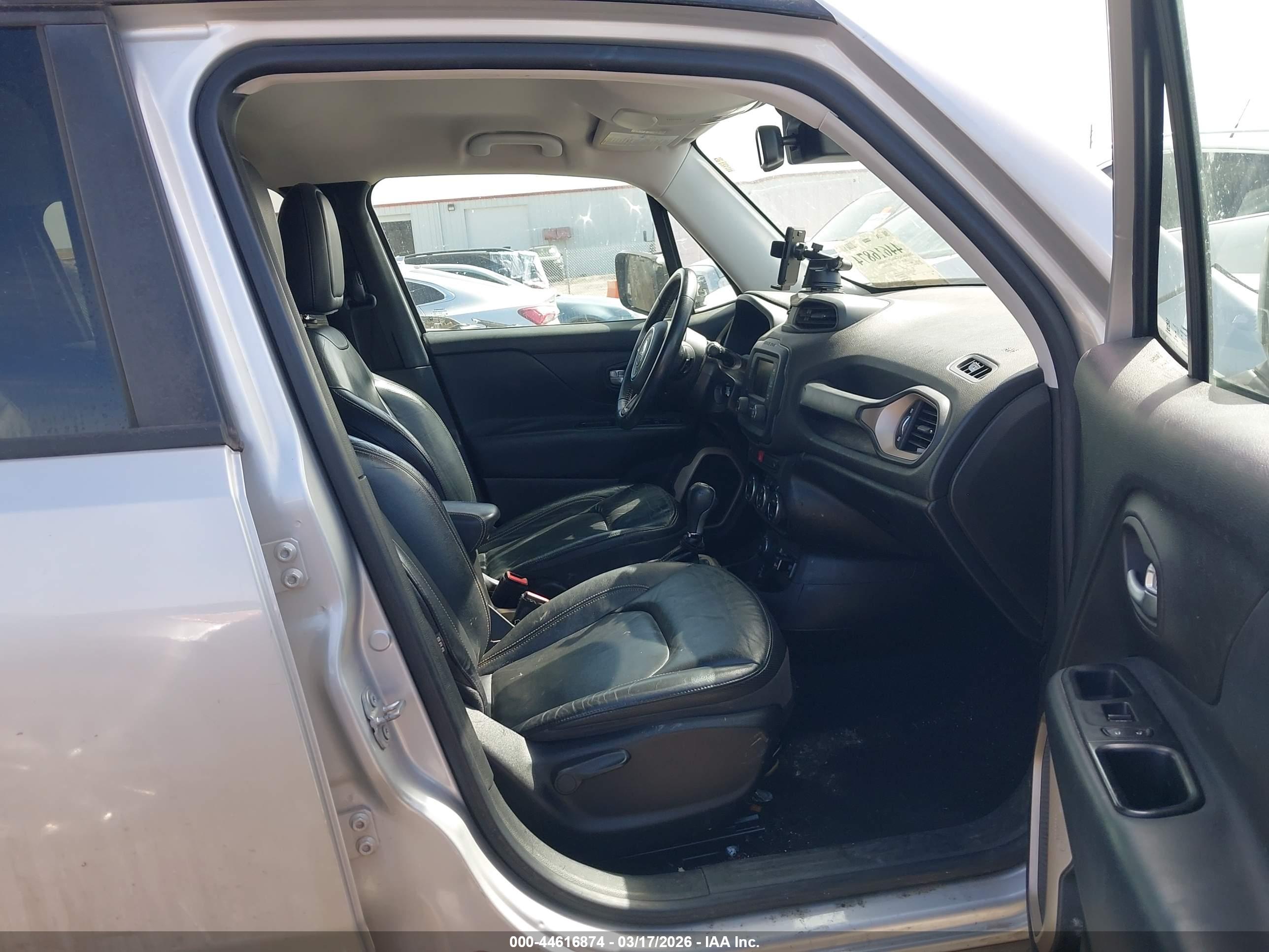 JEEP RENEGADE image 5