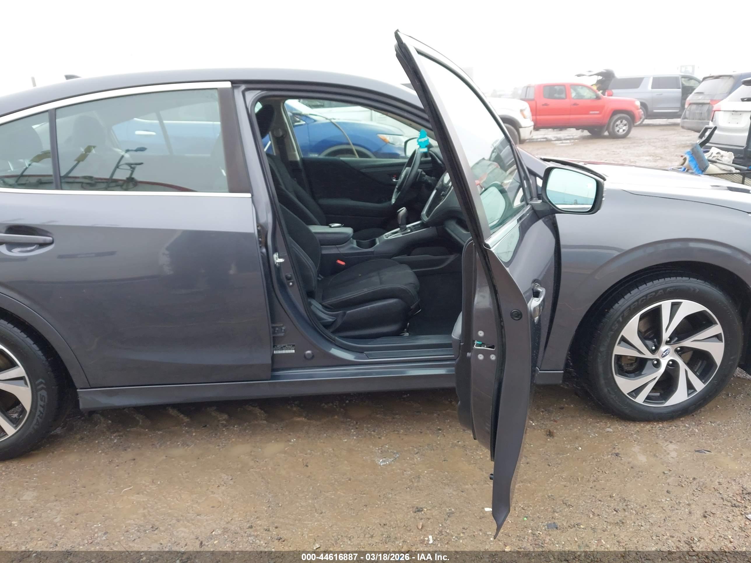 SUBARU LEGACY image 5