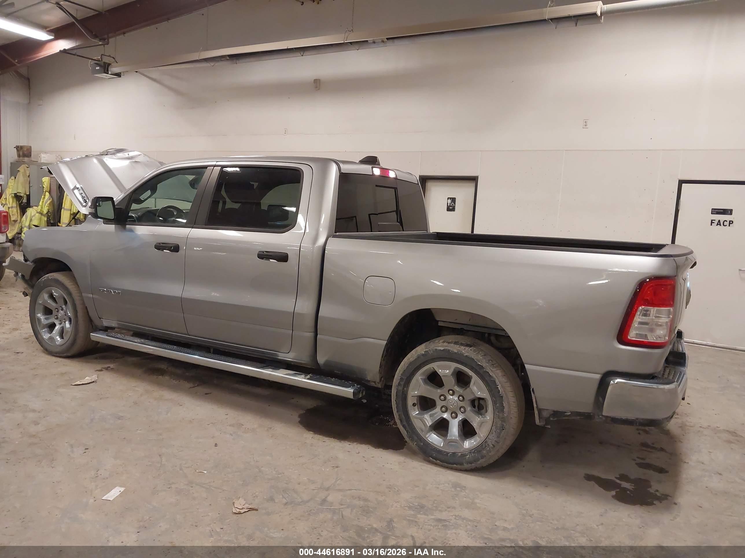 RAM 1500 image 3