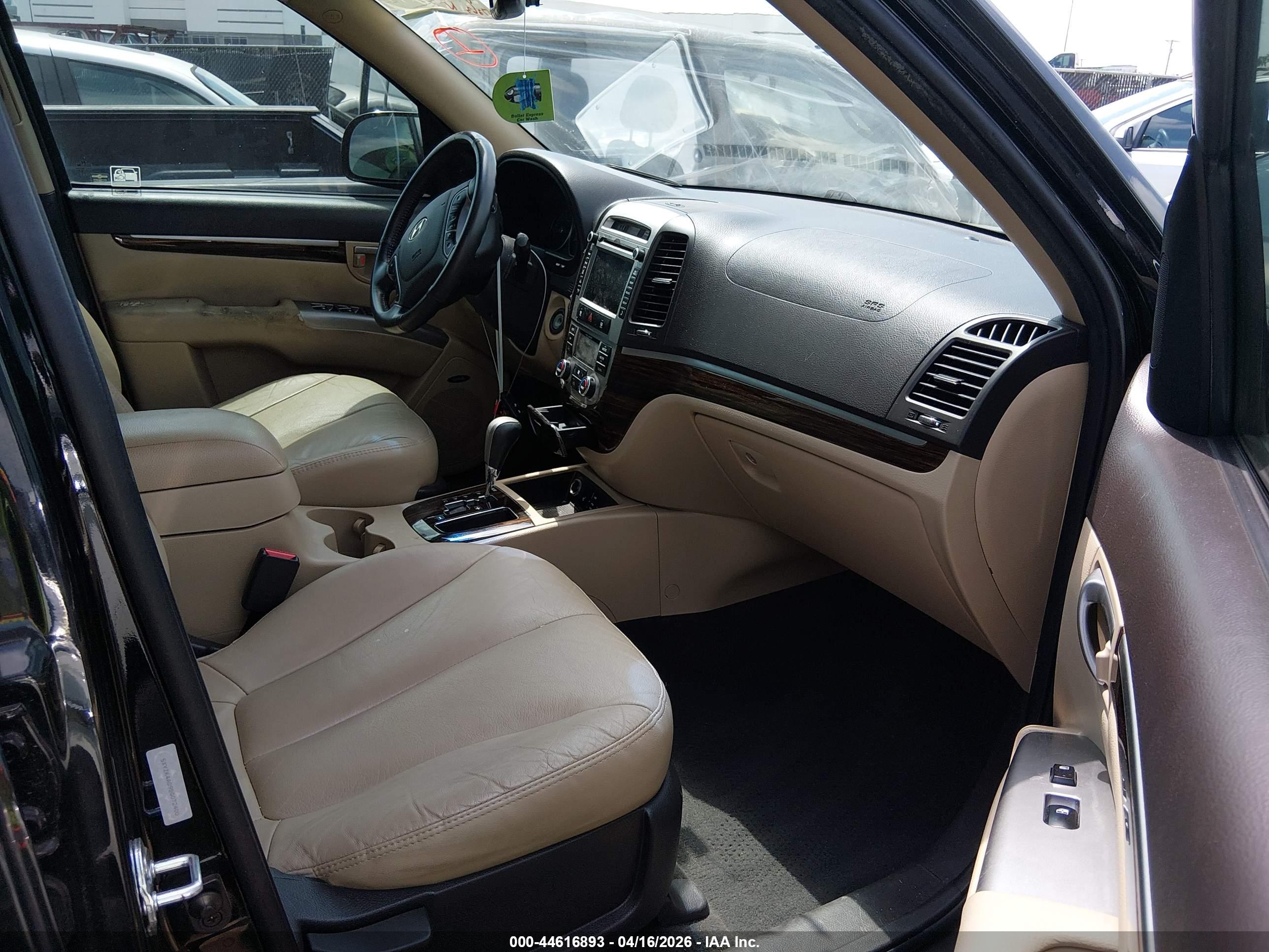 HYUNDAI SANTA image 5